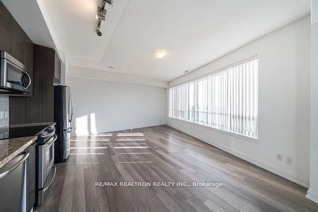 7171 Yonge Street, #PH0305
