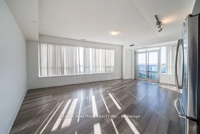7171 Yonge Street, #PH0305