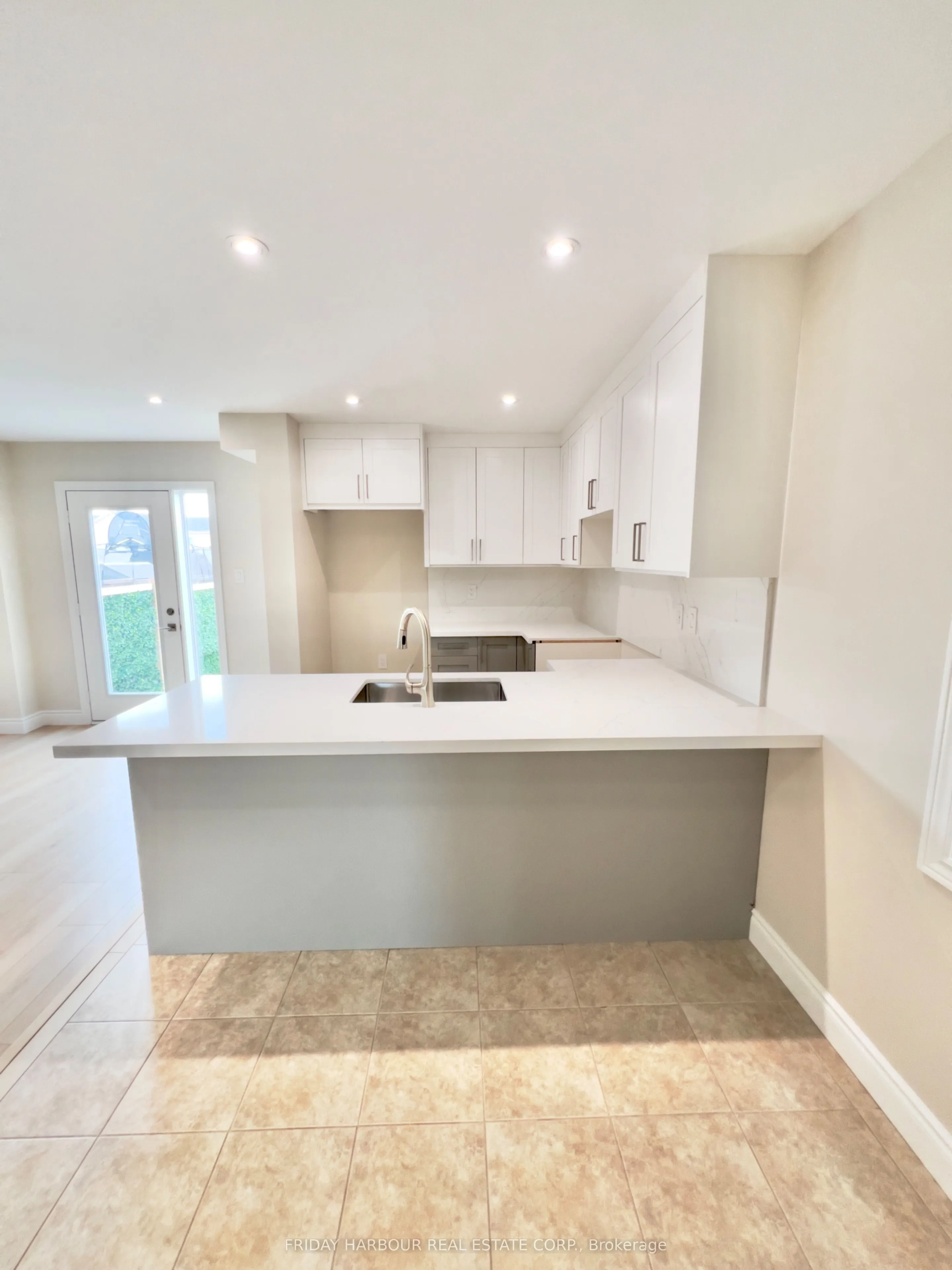16 Admiral Crescent