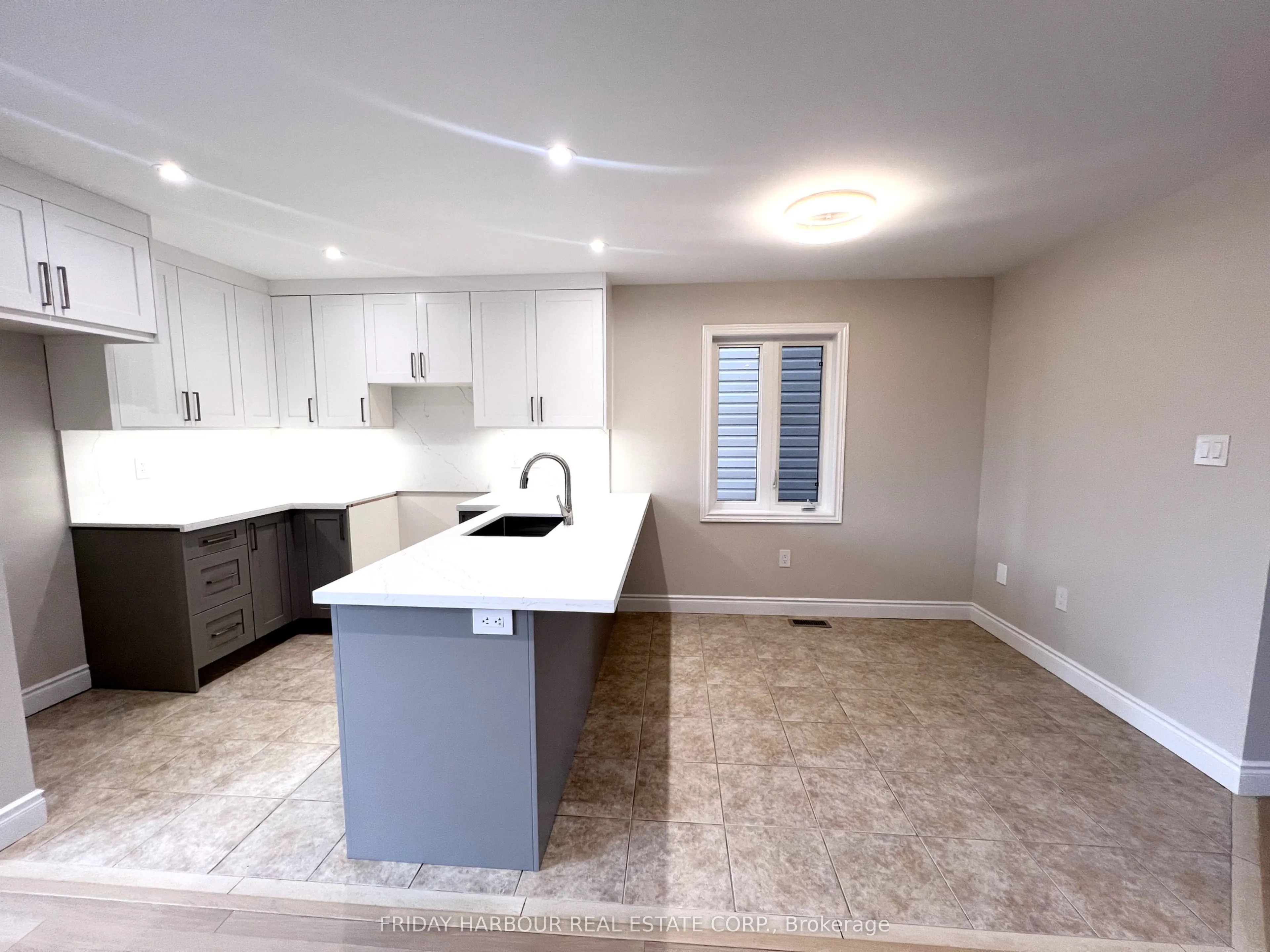 16 Admiral Crescent