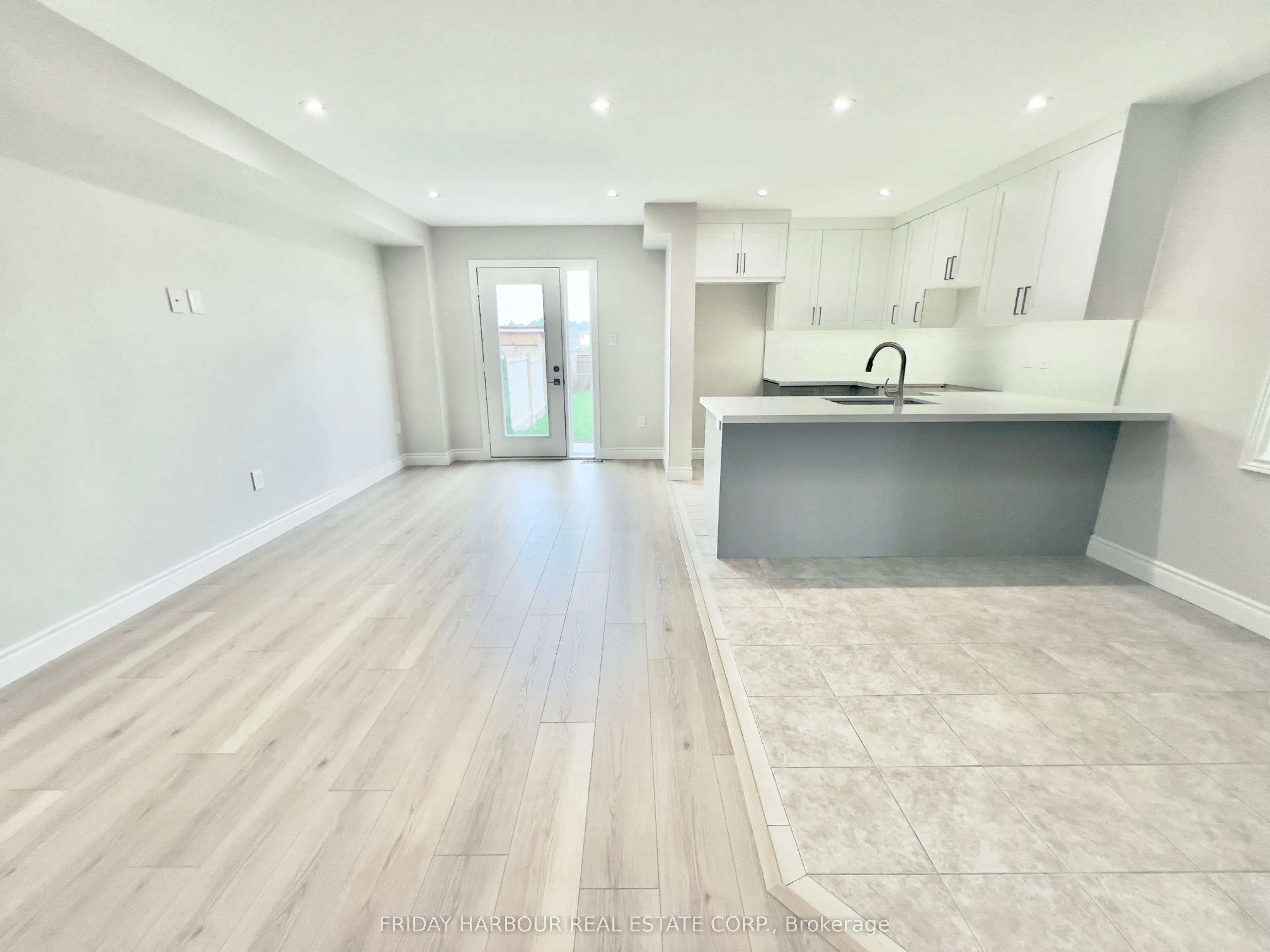 16 Admiral Crescent