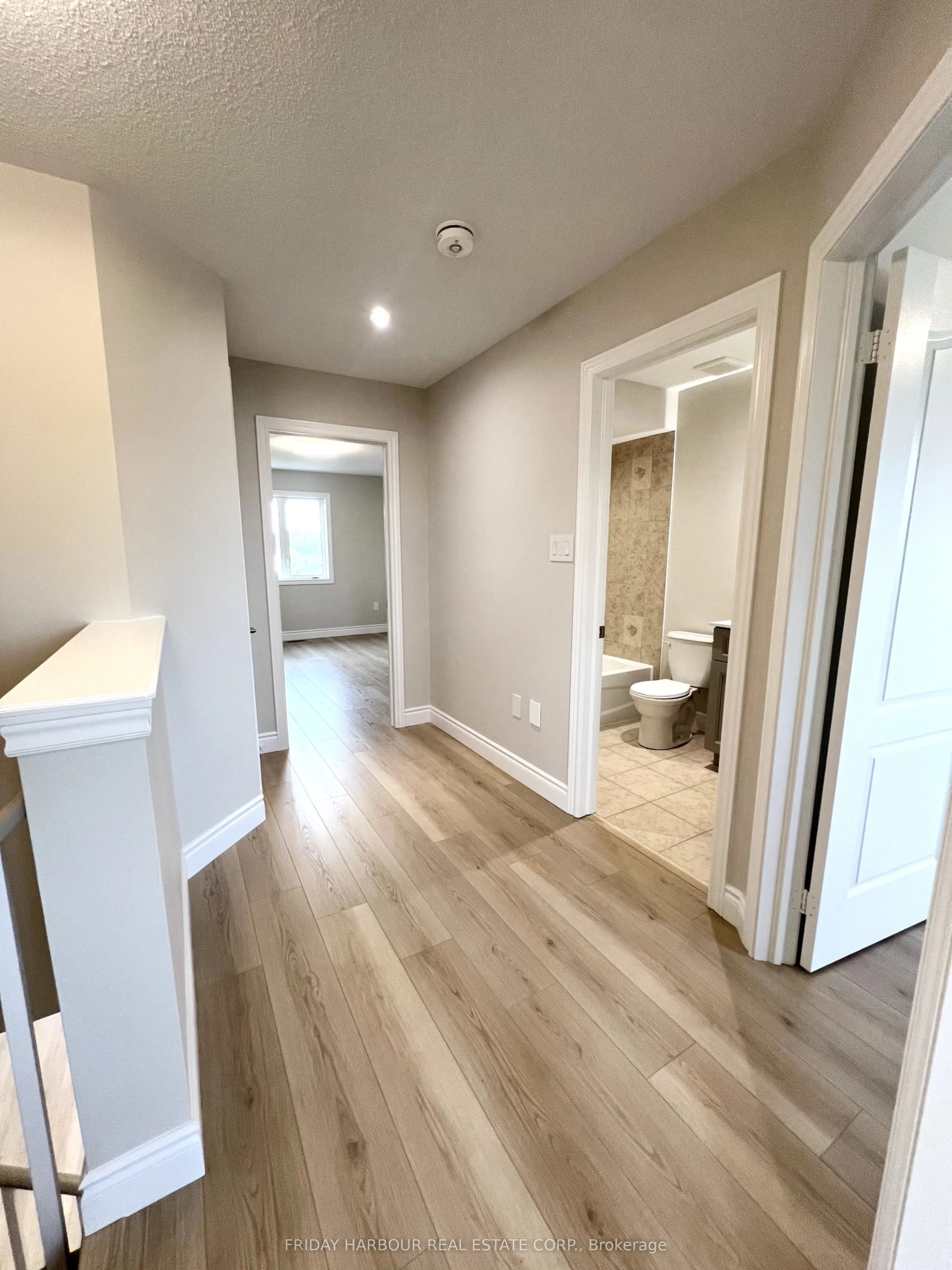 16 Admiral Crescent