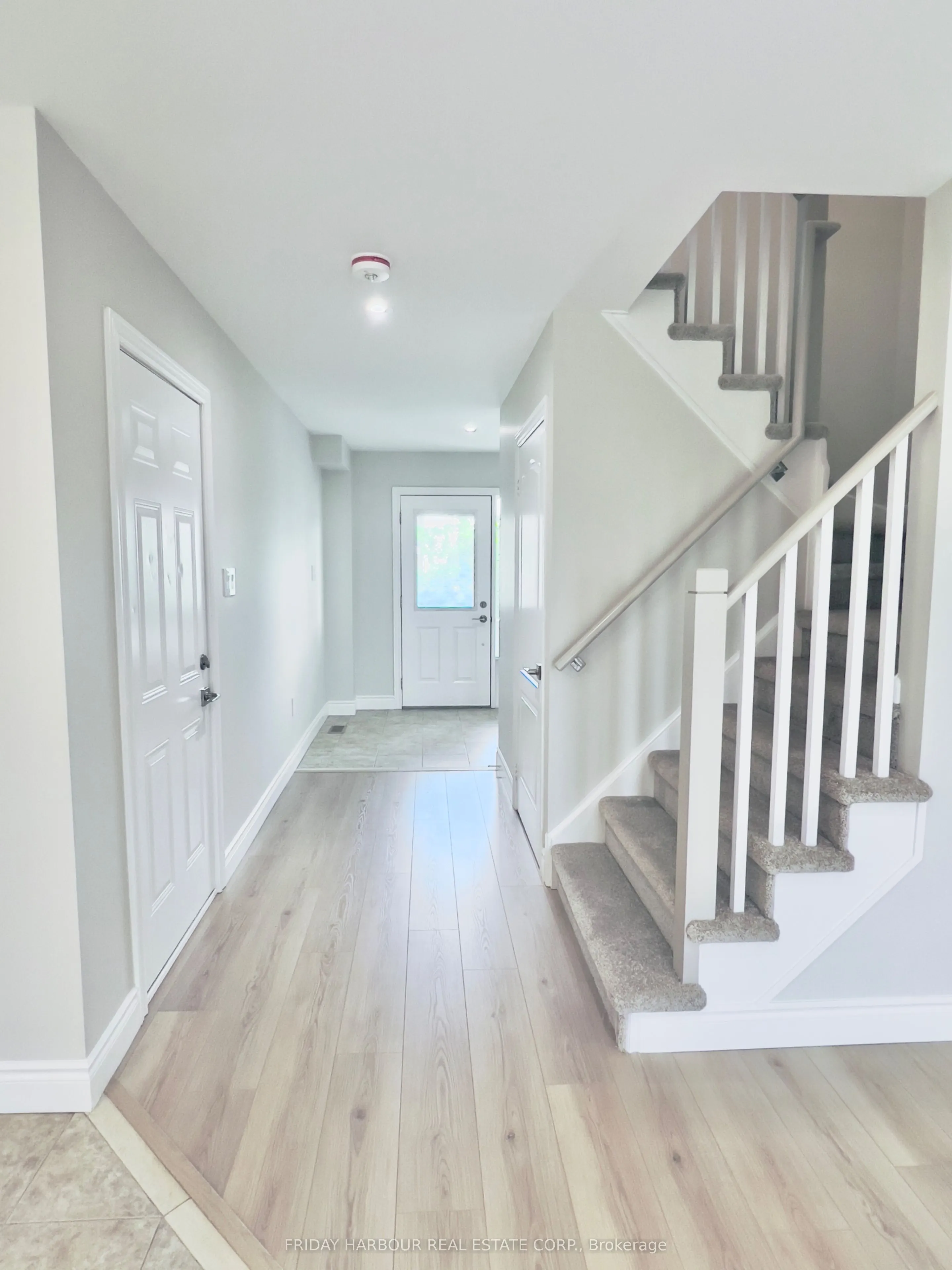 16 Admiral Crescent