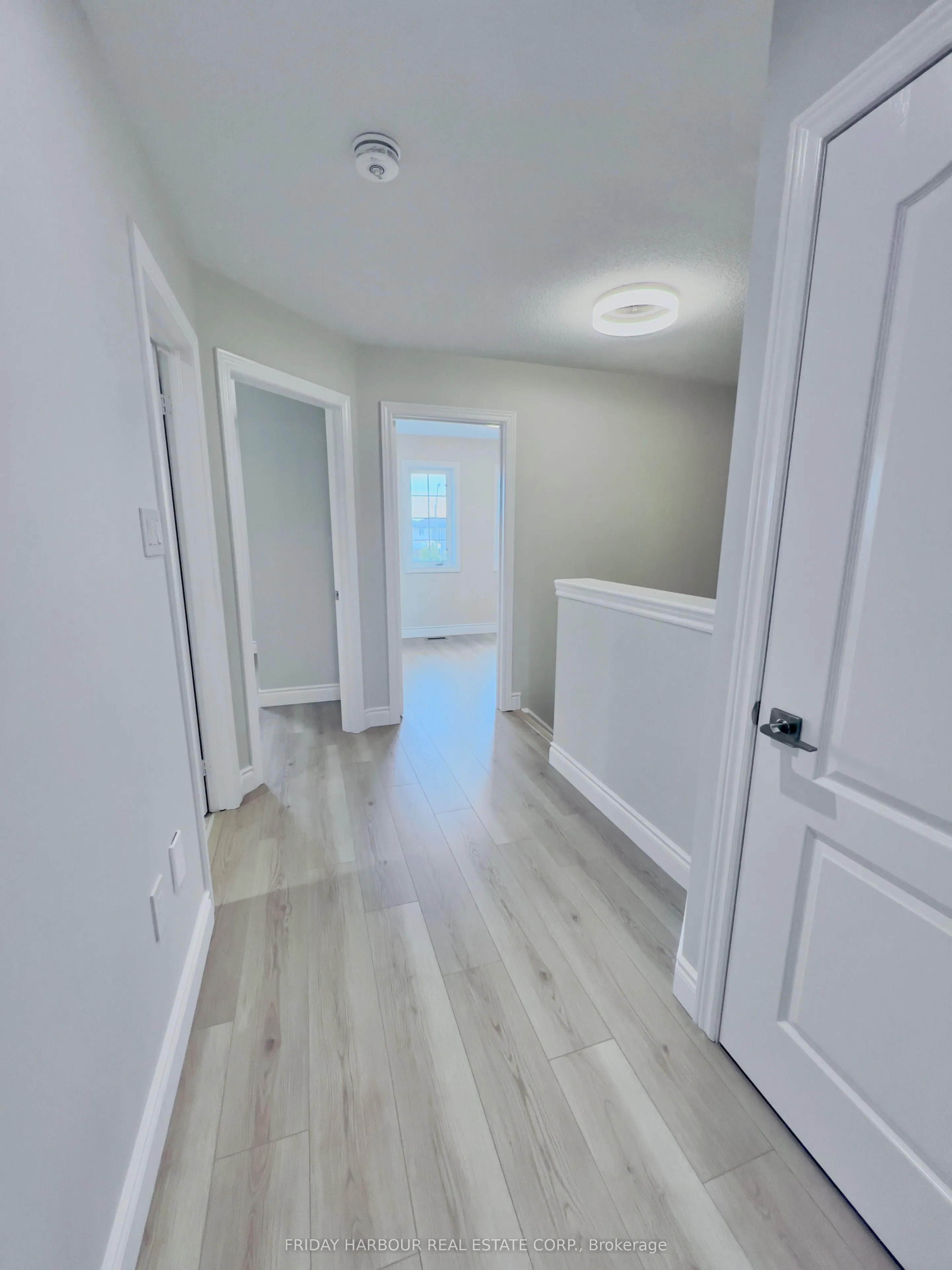 16 Admiral Crescent