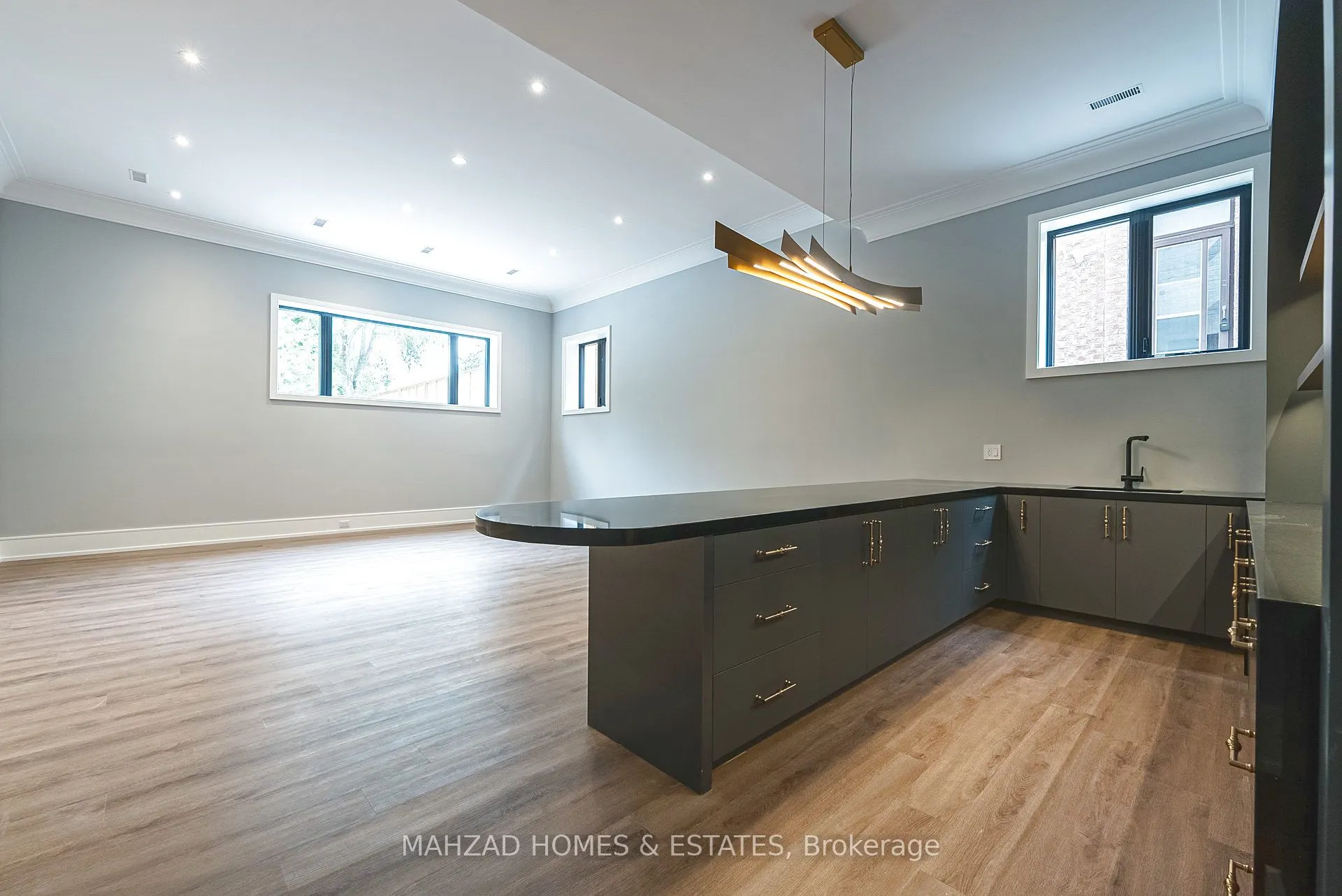 28 Scott Drive