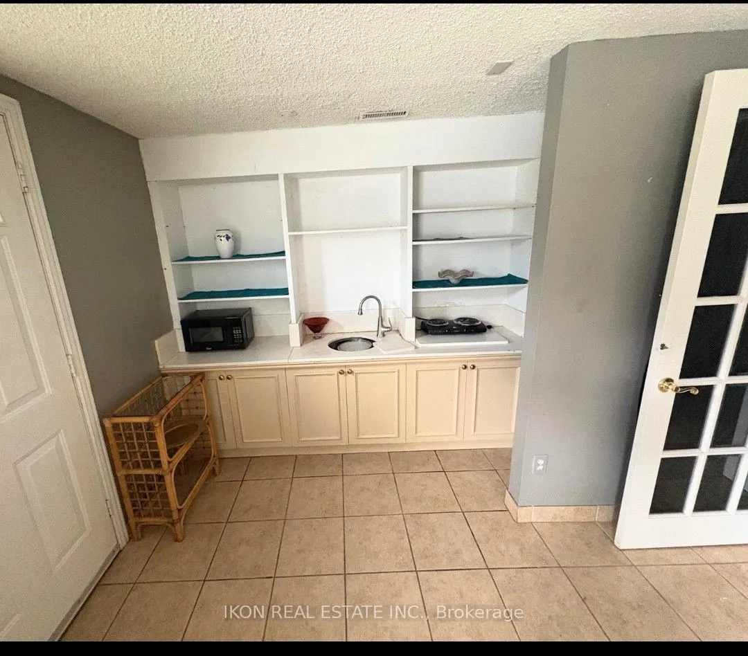 98 Henderson Drive, #86