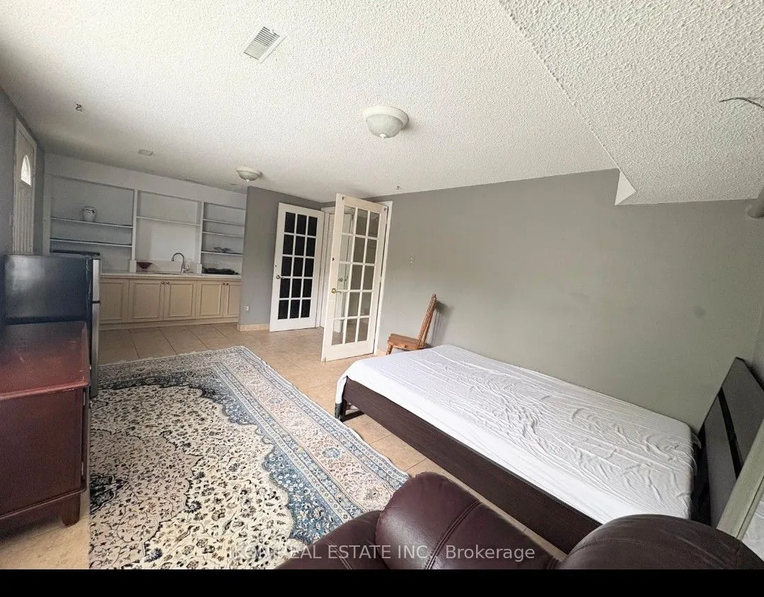 98 Henderson Drive, #86