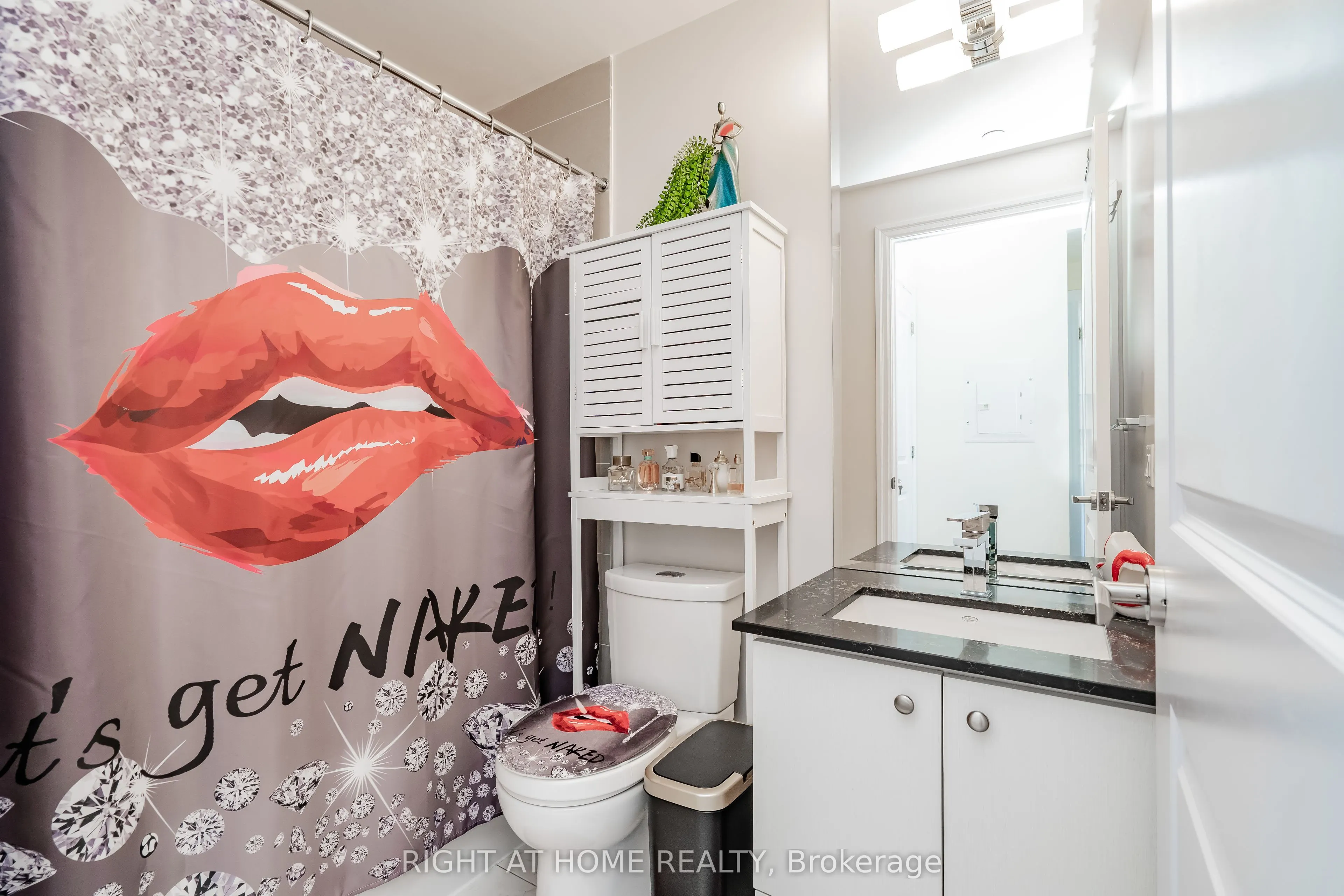 9075 Jane Street, #2309