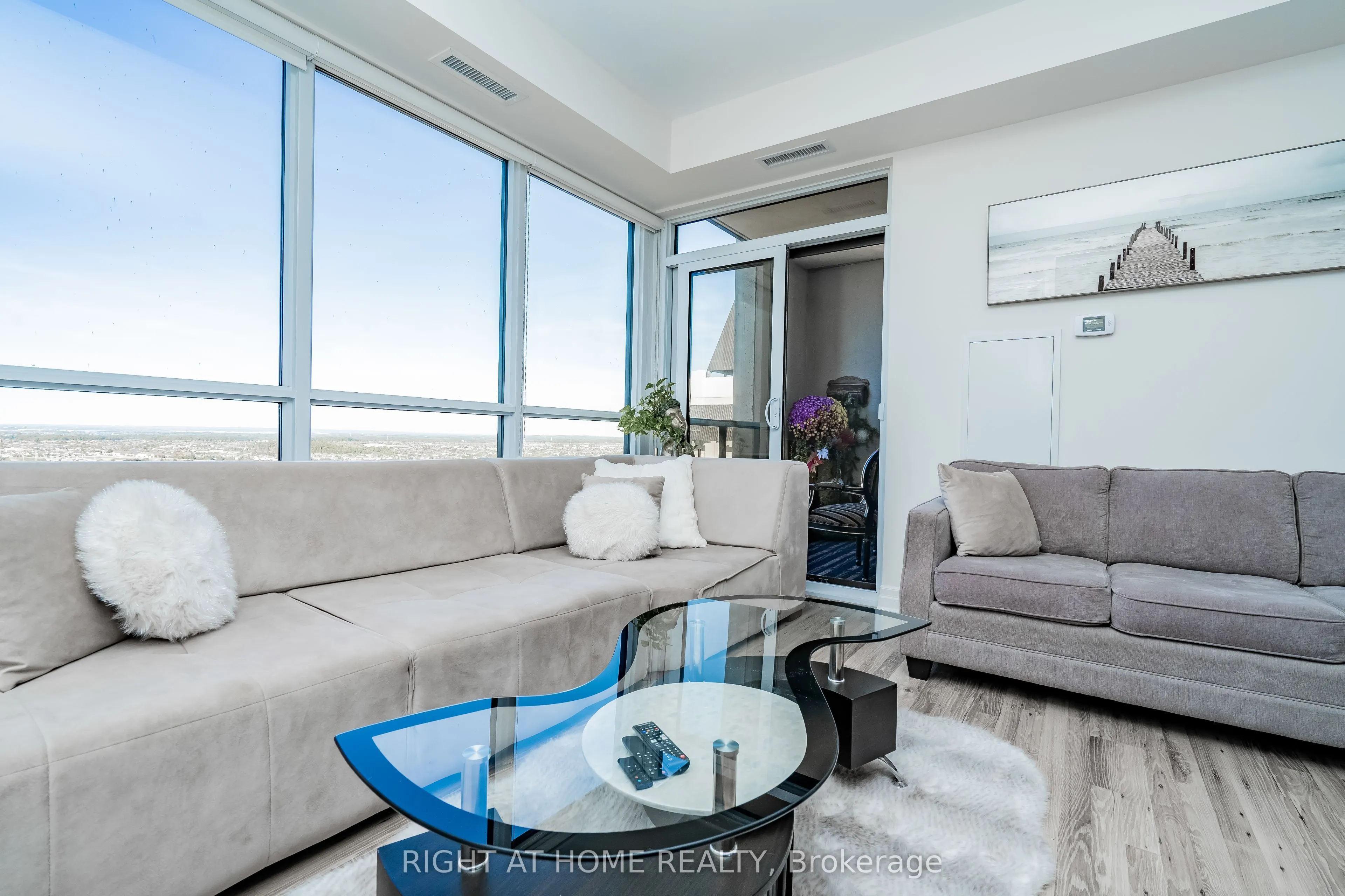 9075 Jane Street, #2309