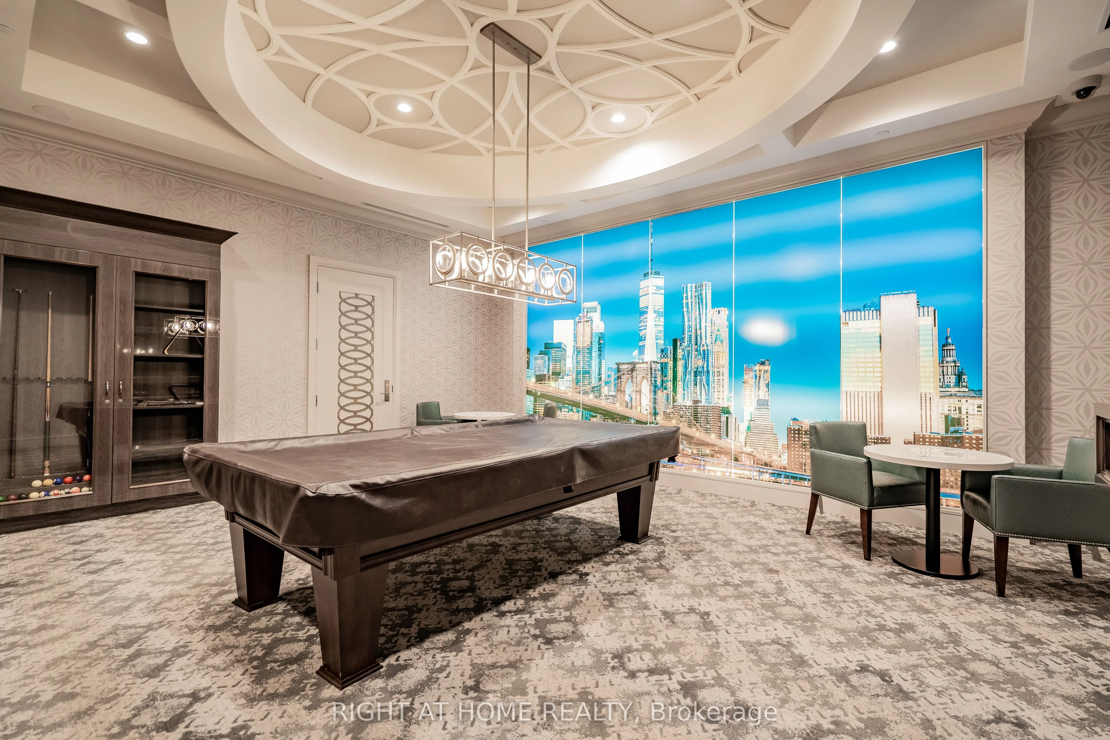 9075 Jane Street, #2309