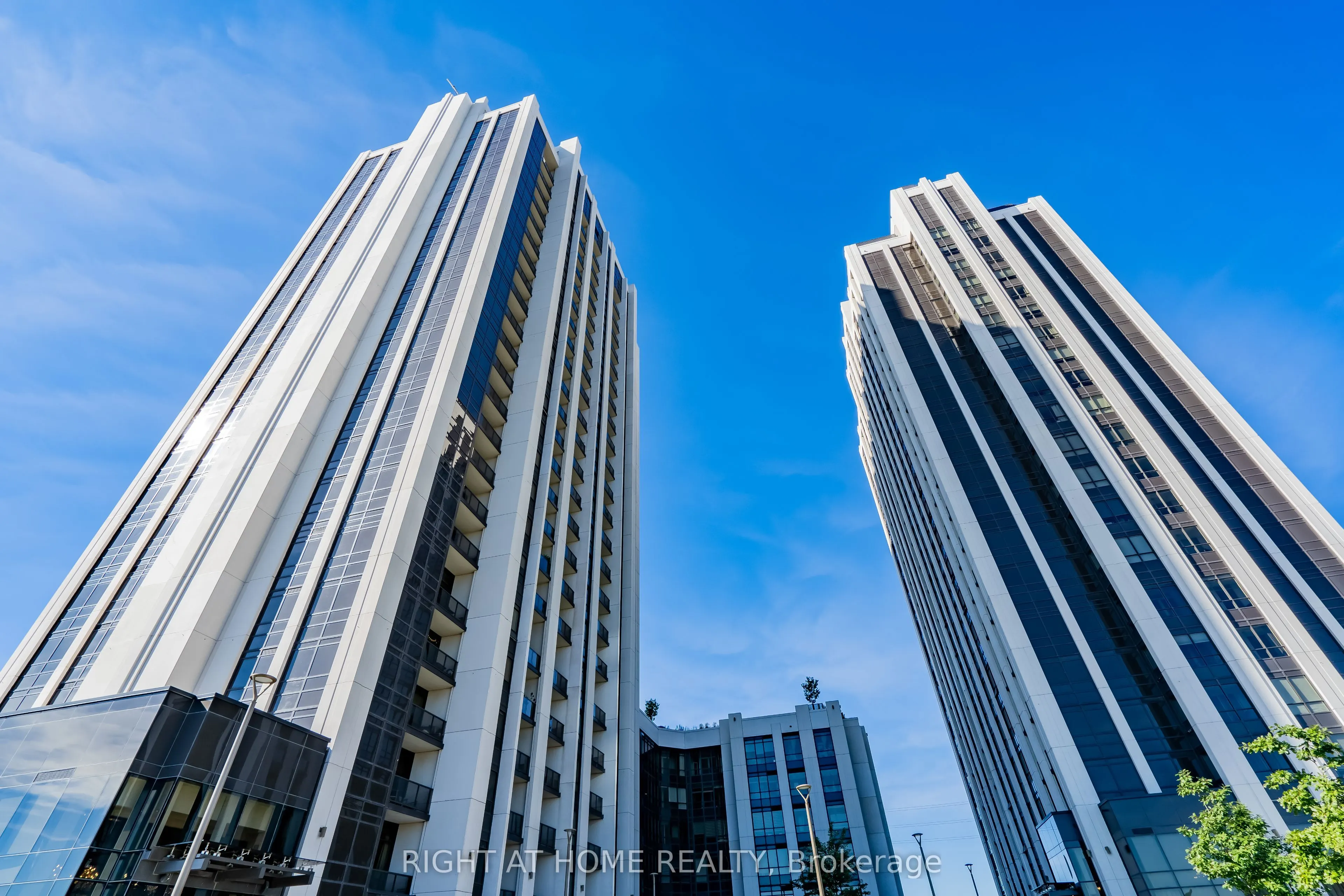 9075 Jane Street, #2309