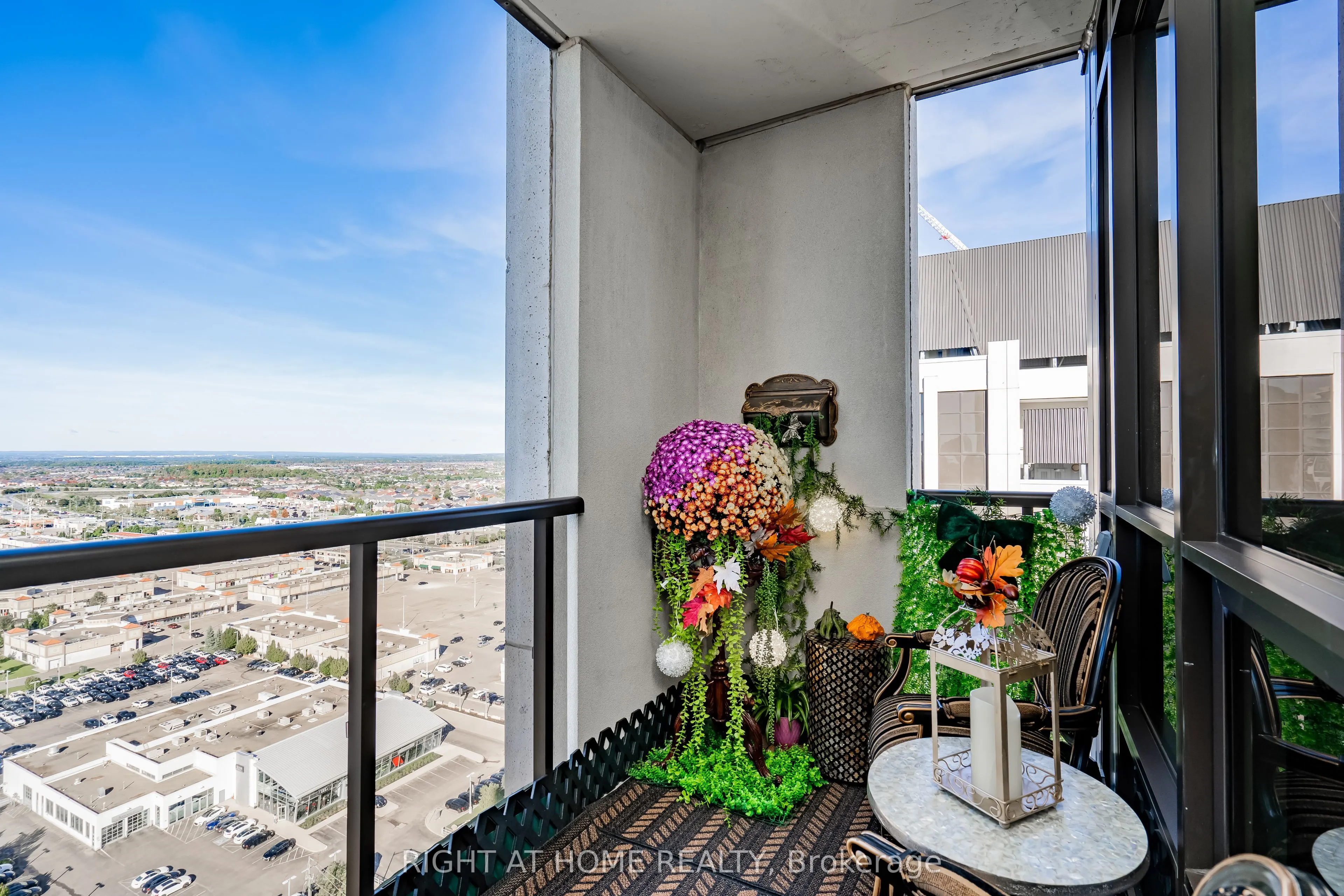 9075 Jane Street, #2309