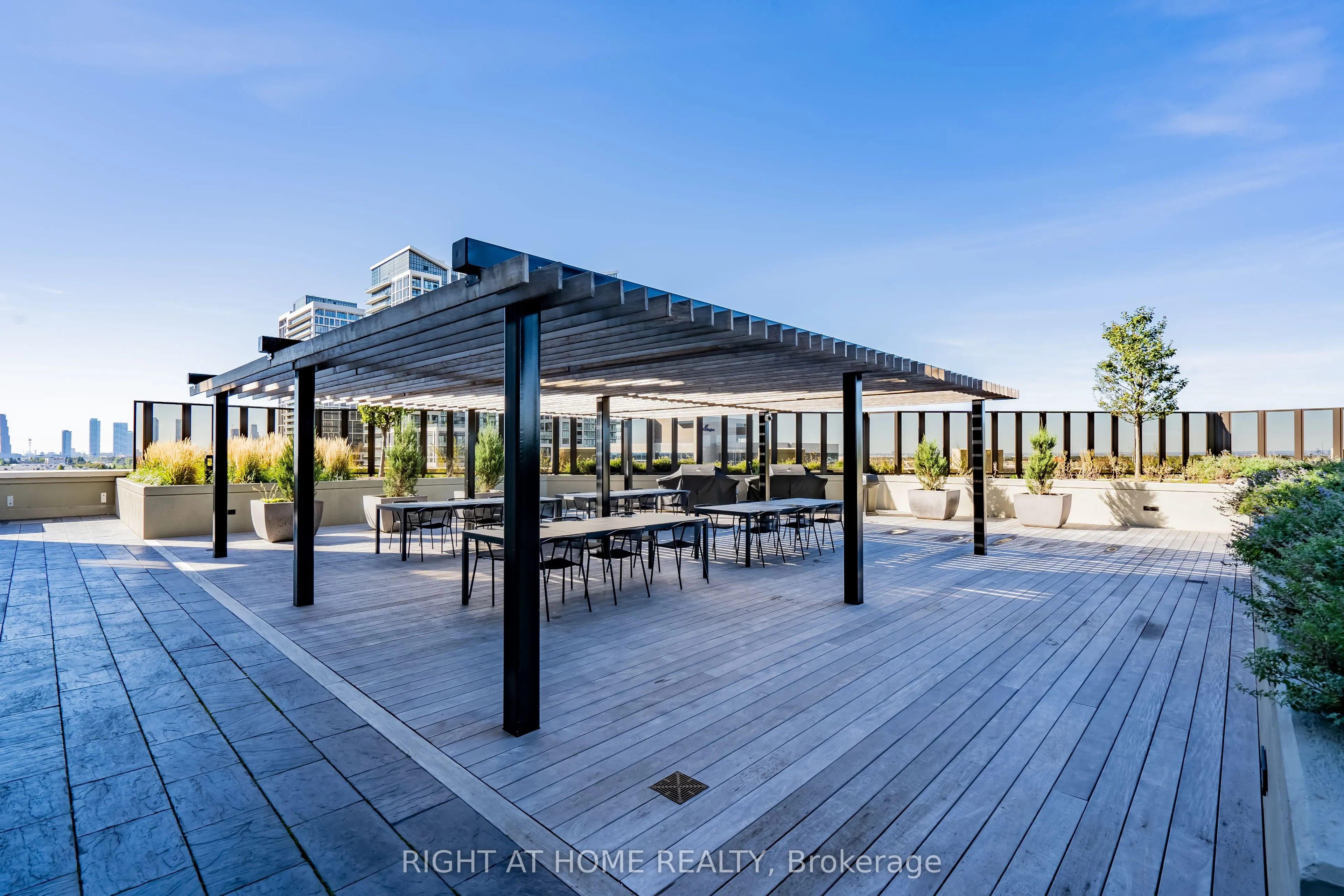 9075 Jane Street, #2309