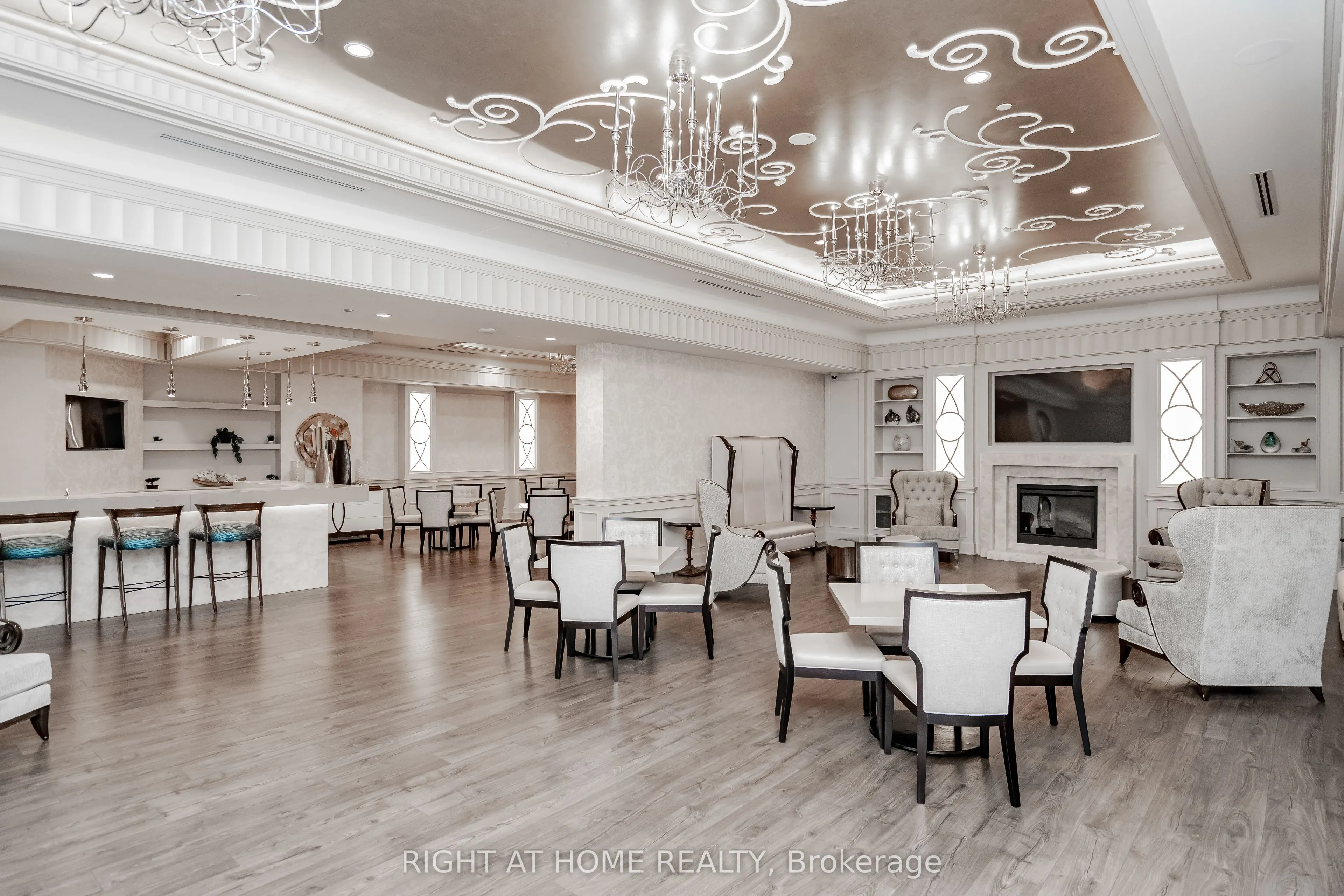 9075 Jane Street, #2309