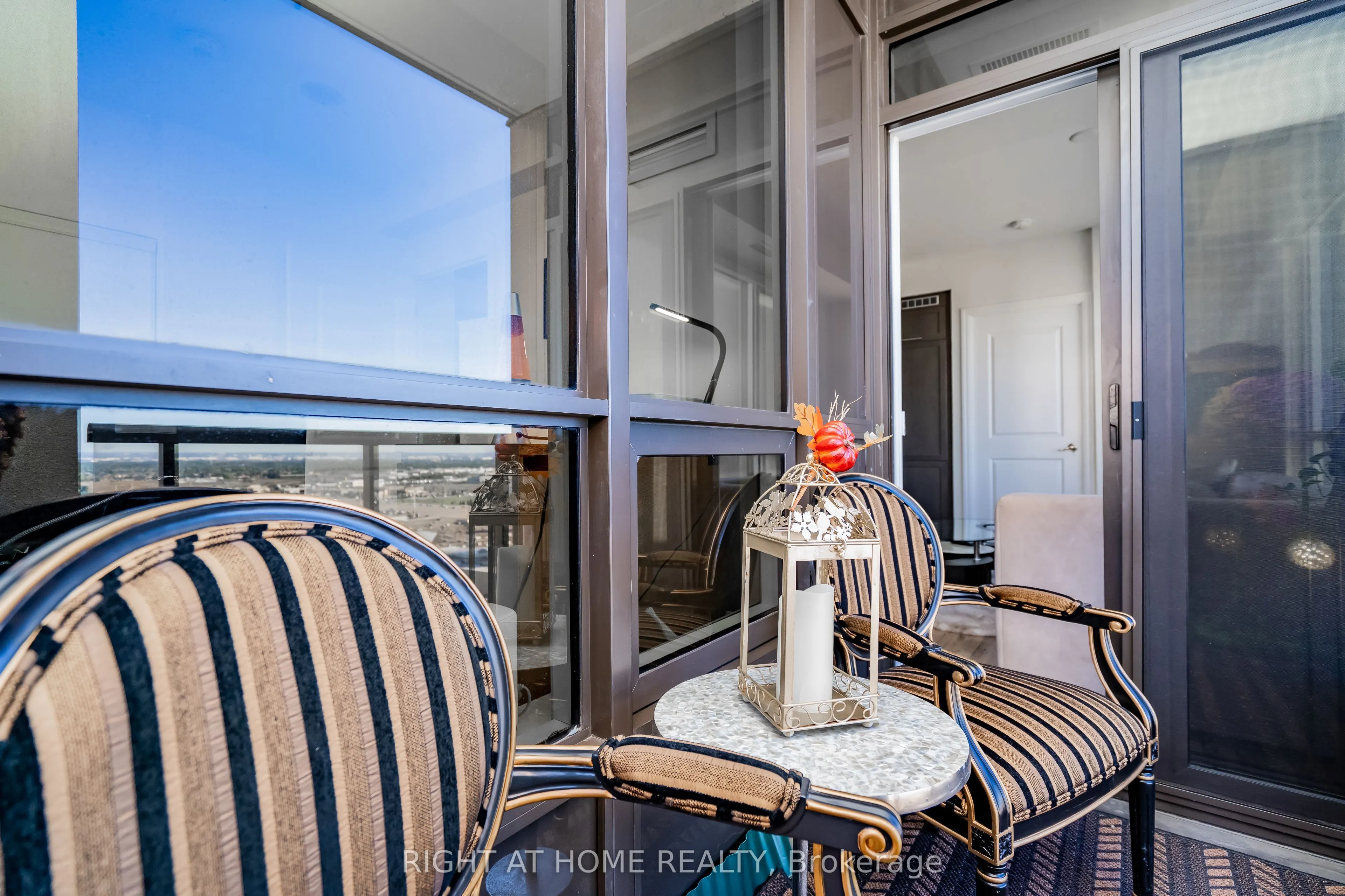 9075 Jane Street, #2309