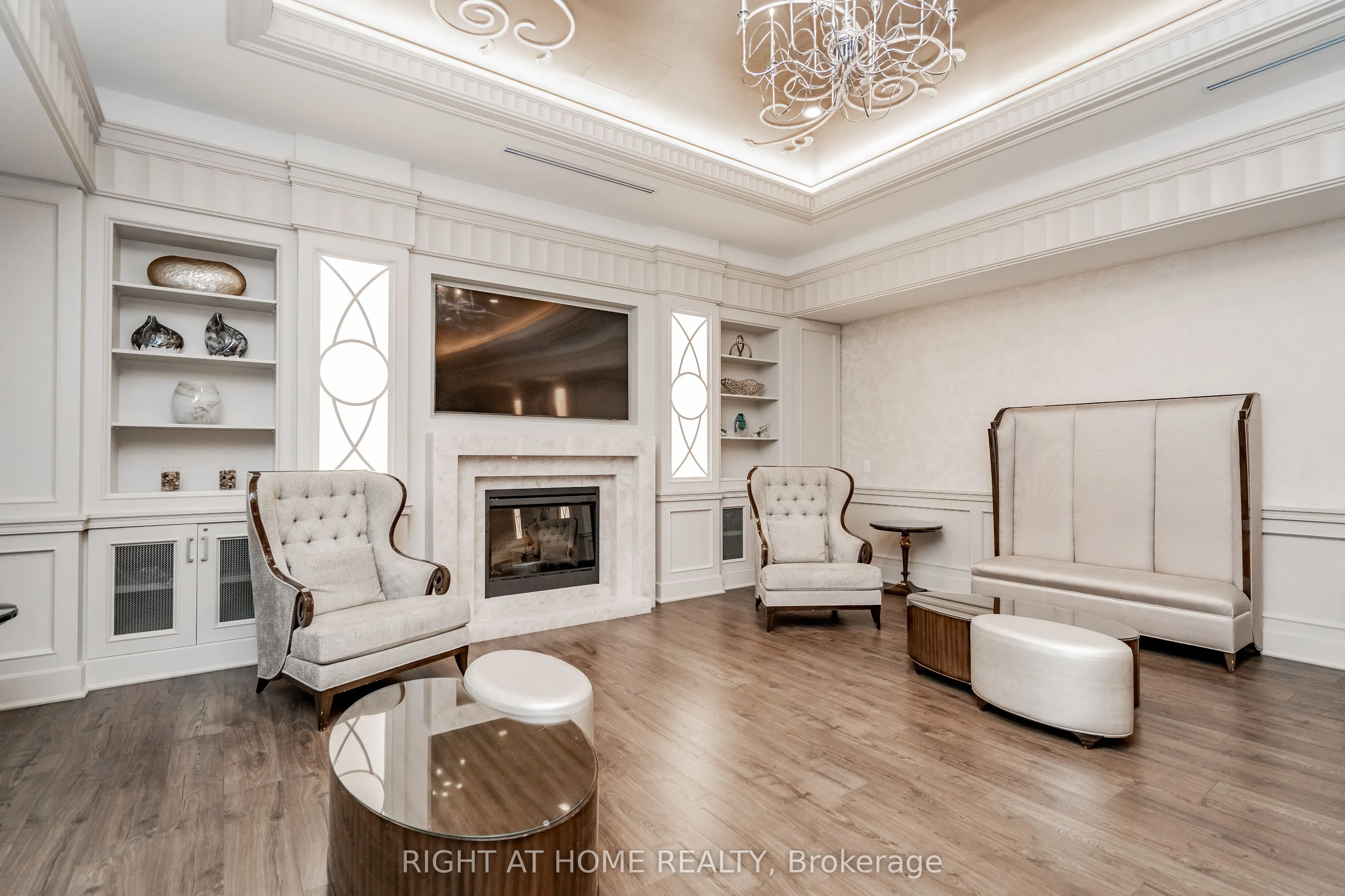 9075 Jane Street, #2309
