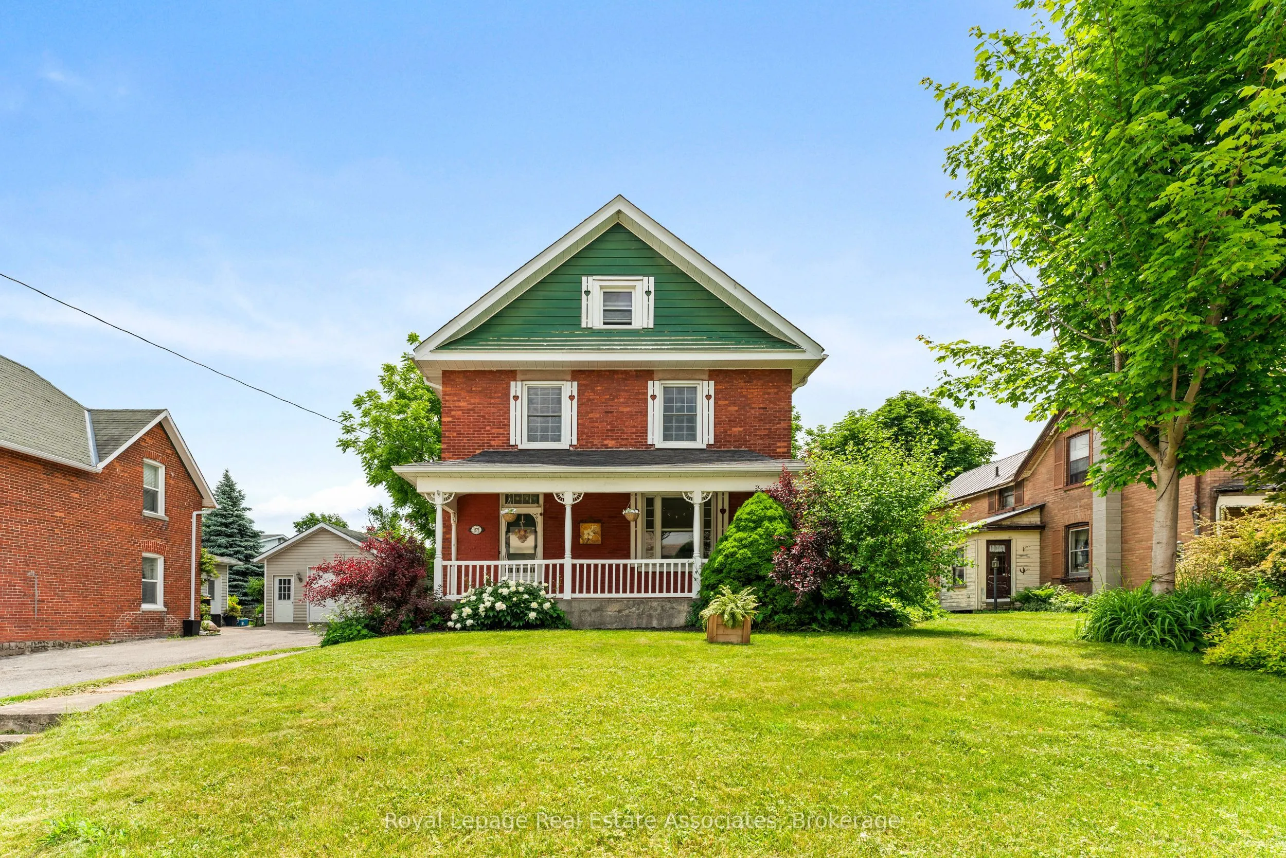 1379 Killarney Beach Road