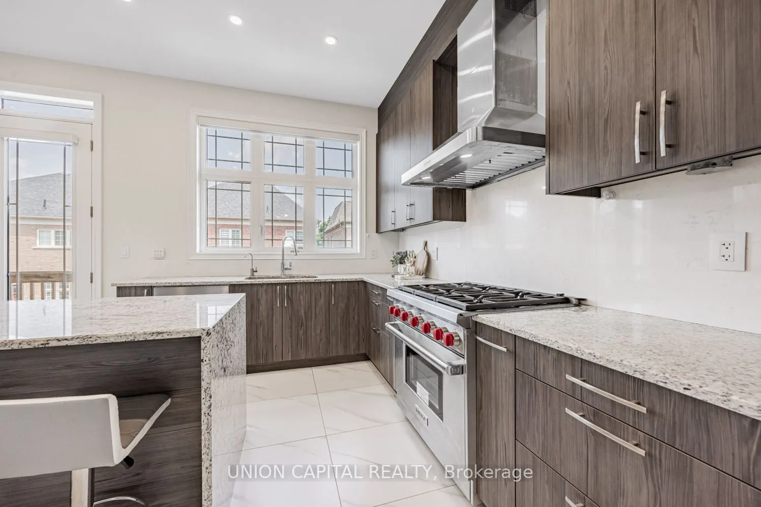 8 Drizzel Crescent
