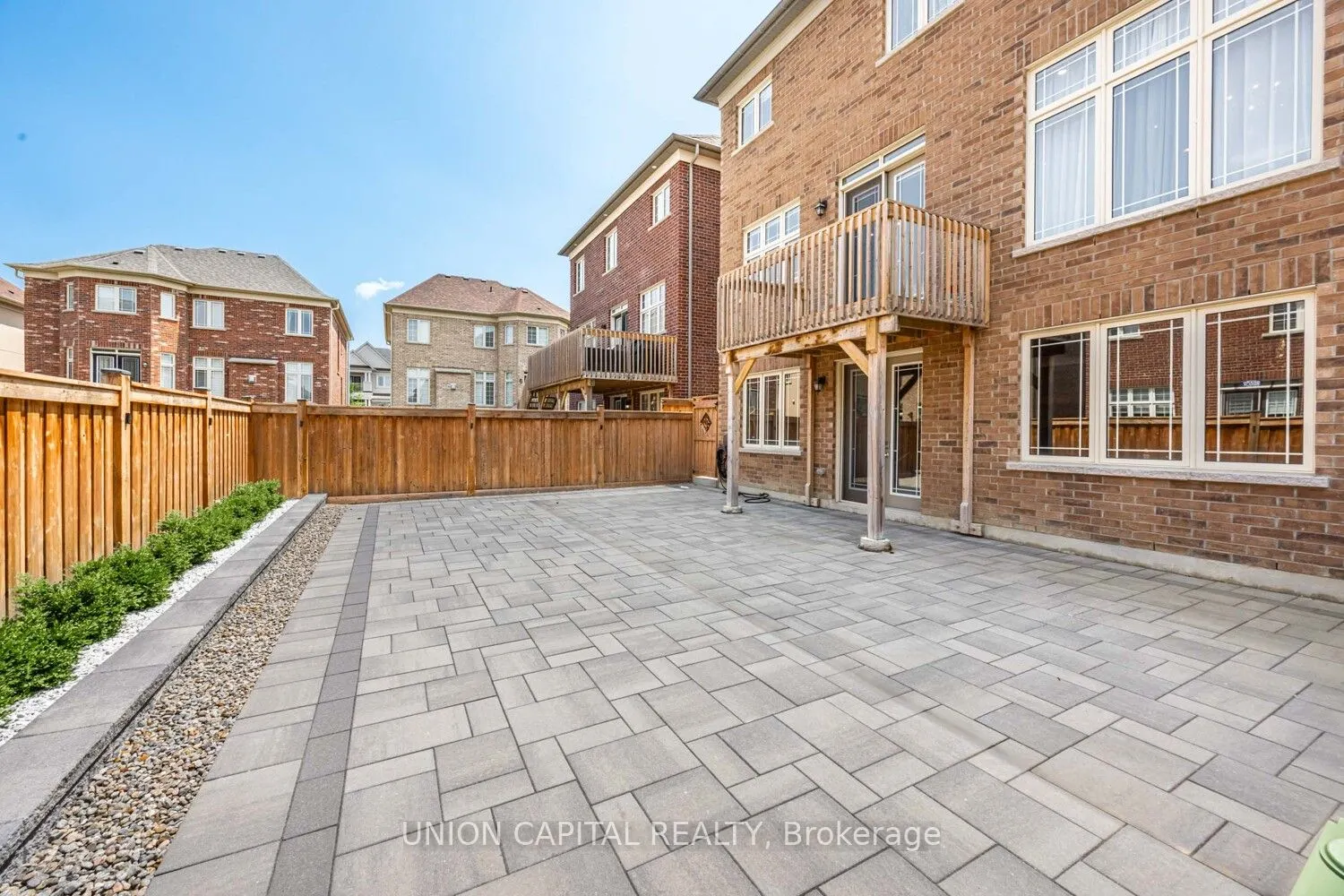 8 Drizzel Crescent