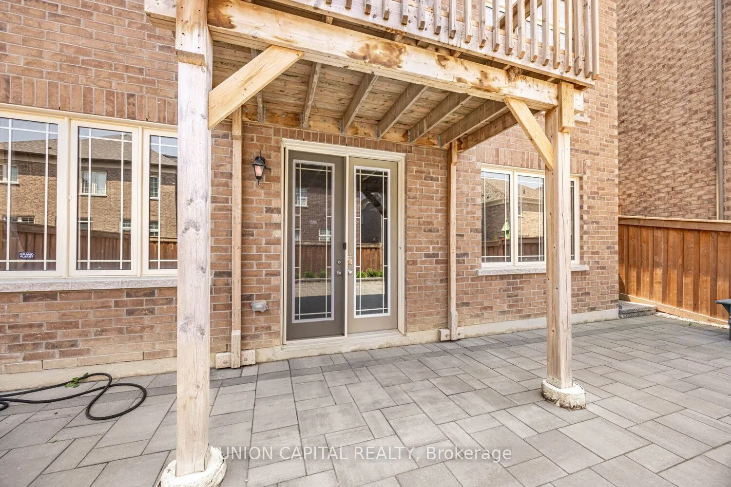 8 Drizzel Crescent