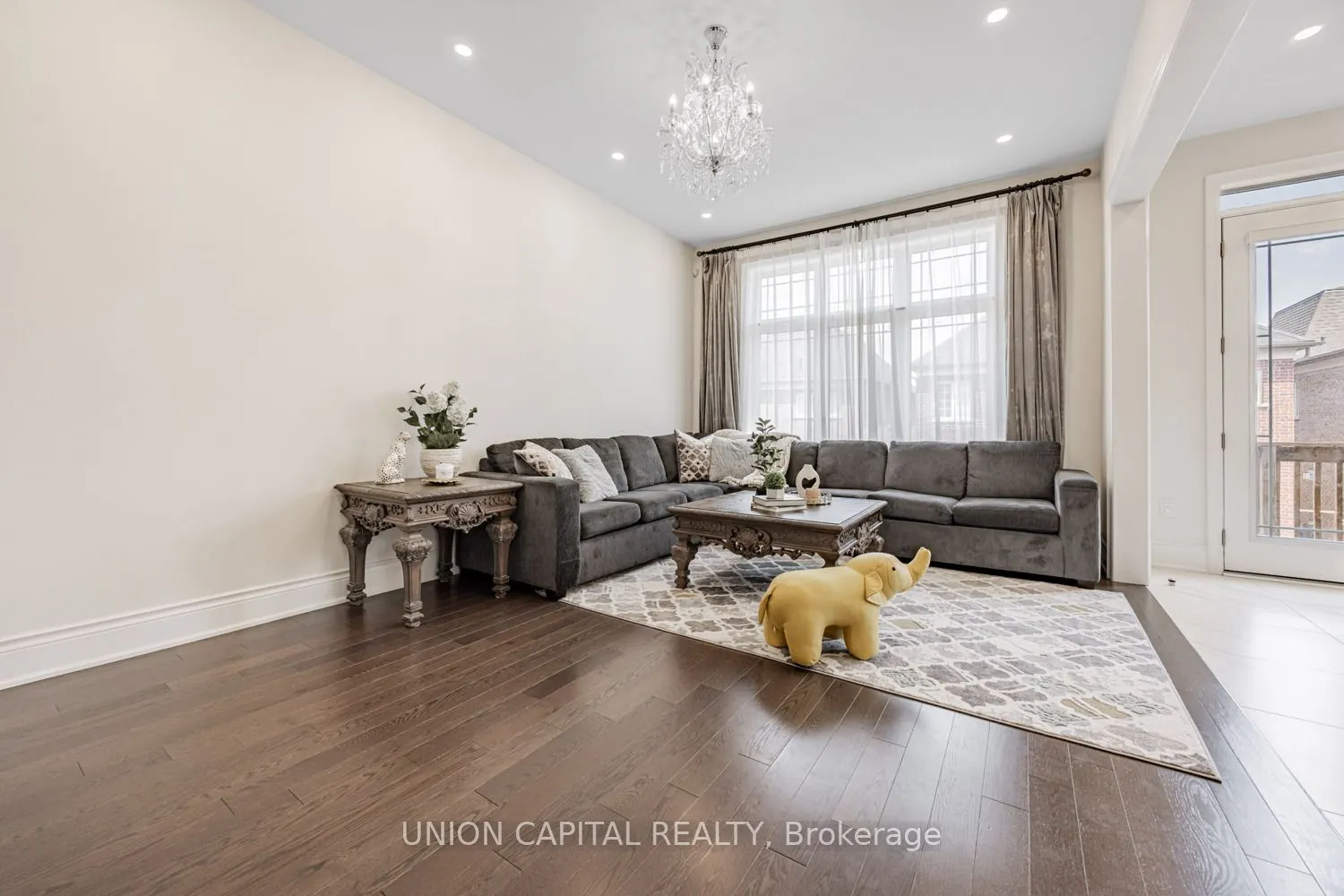 8 Drizzel Crescent