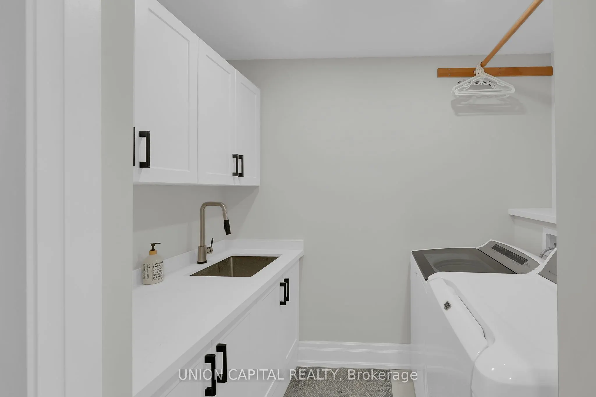 12 Reesor Place