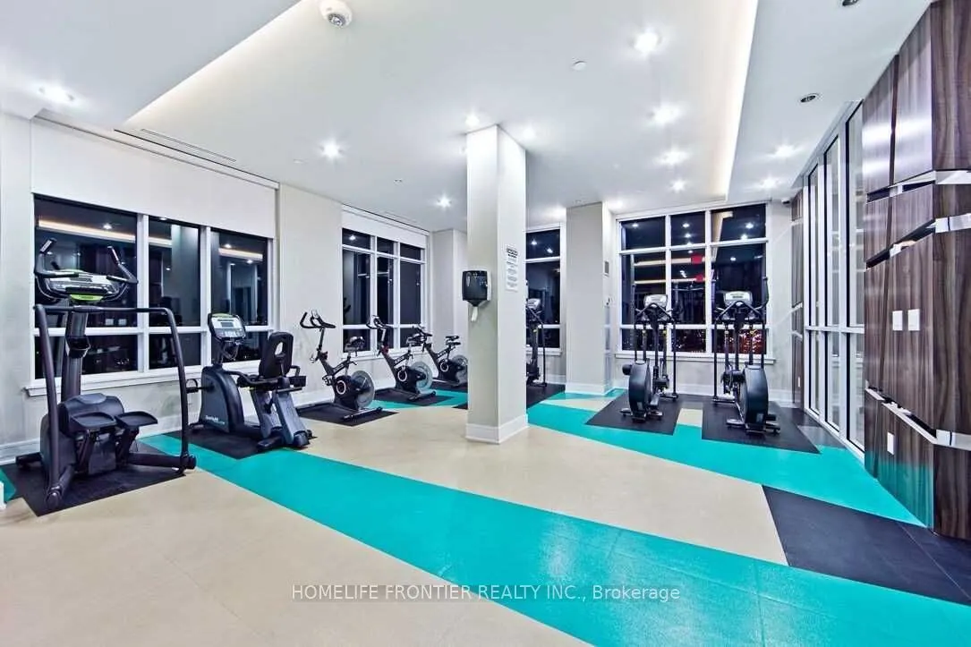 9201 Yonge Street, #807
