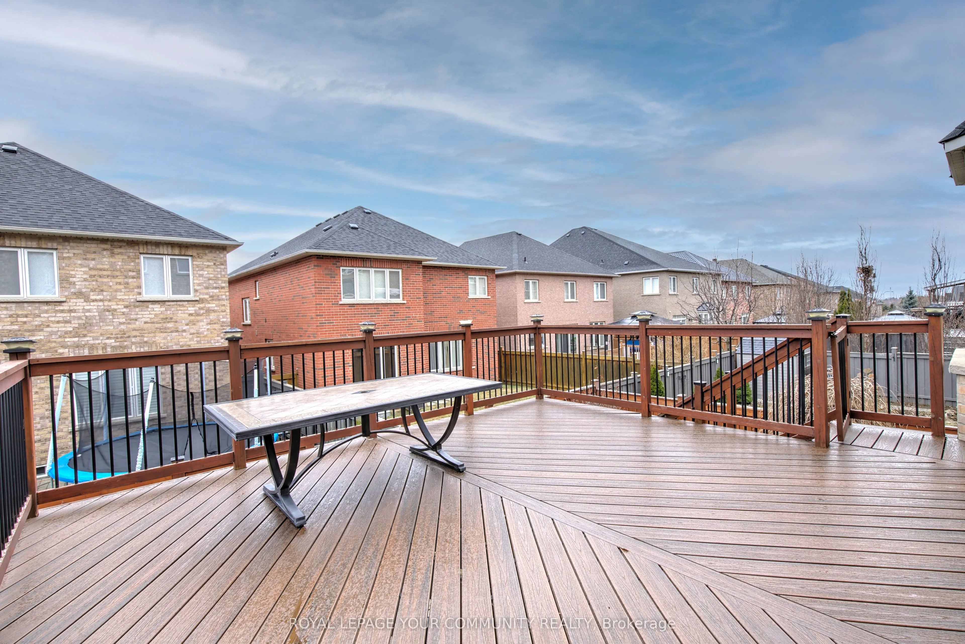 35 Chayna Crescent