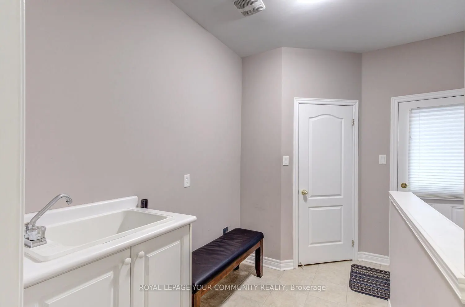 35 Chayna Crescent
