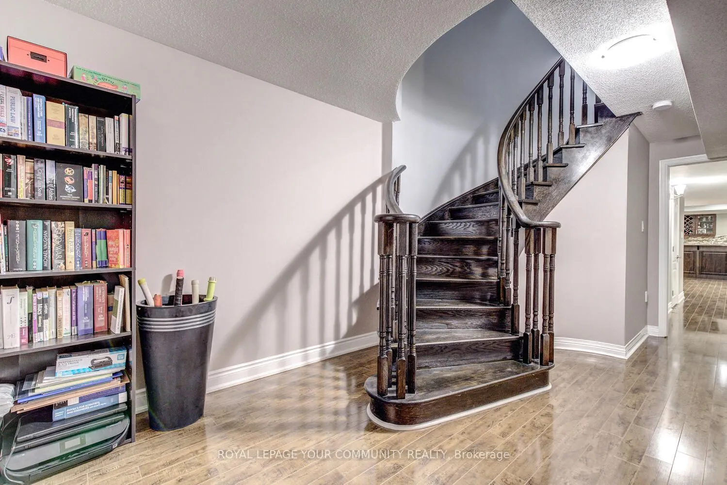 35 Chayna Crescent
