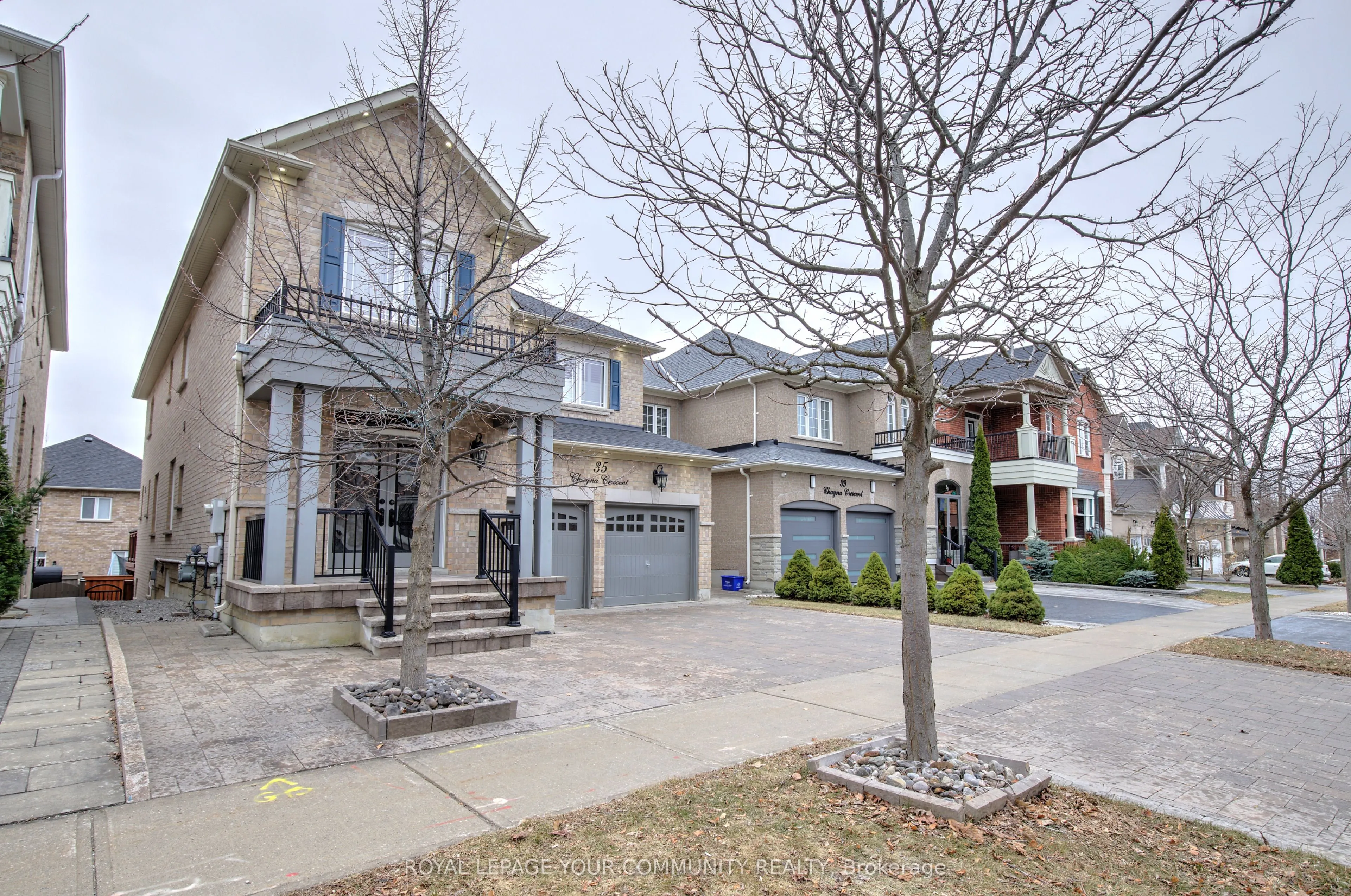 35 Chayna Crescent