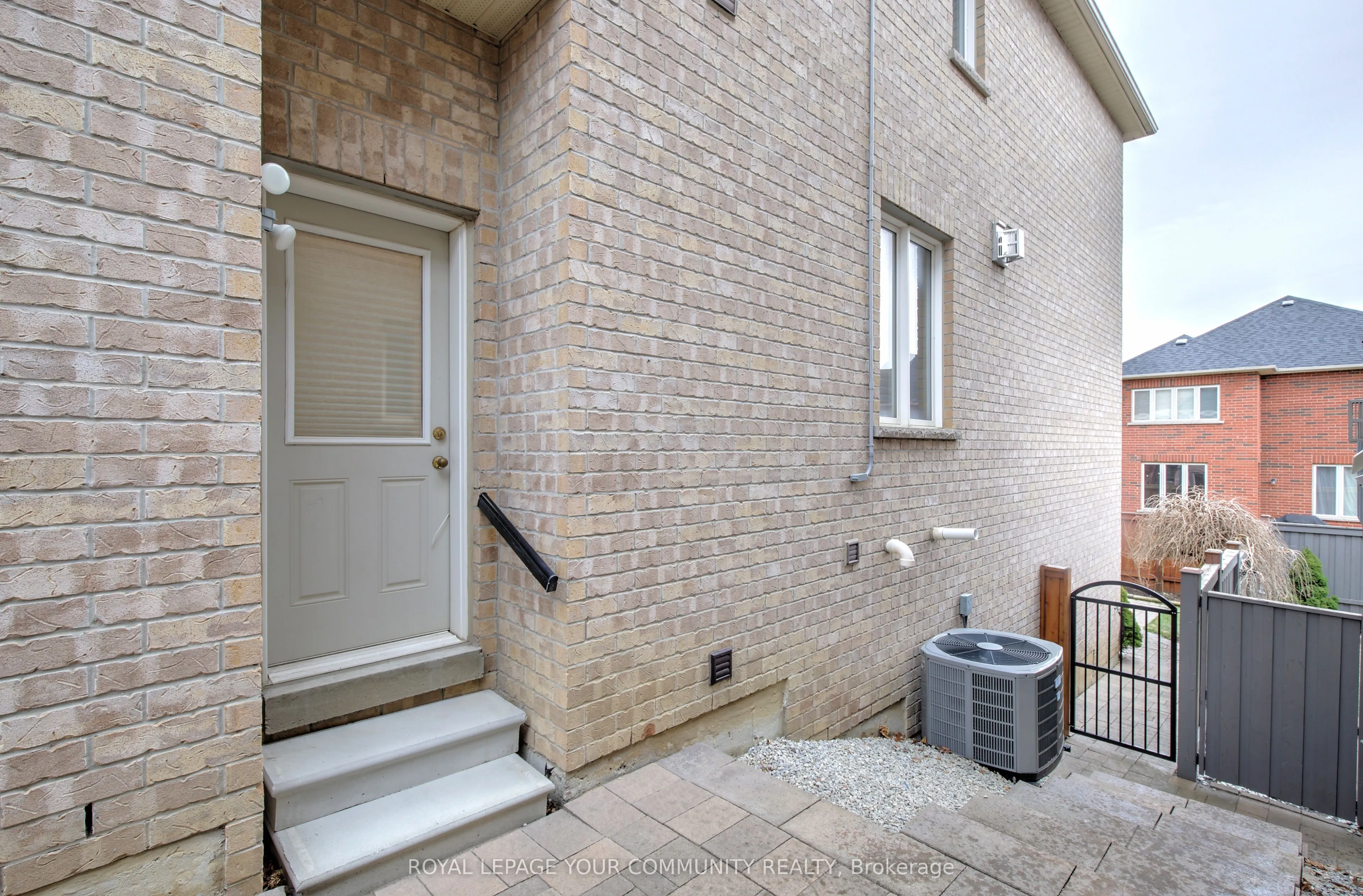 35 Chayna Crescent