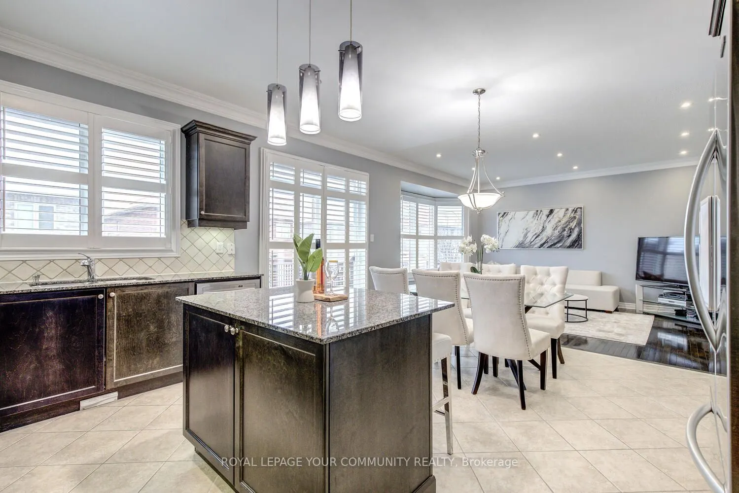 35 Chayna Crescent
