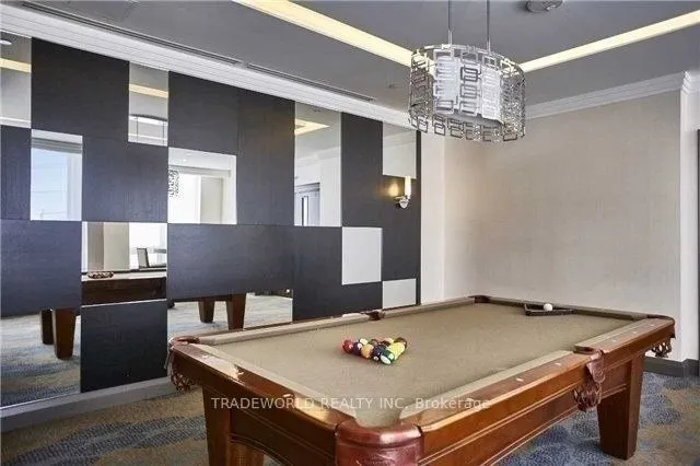 7171 Yonge Street, #901