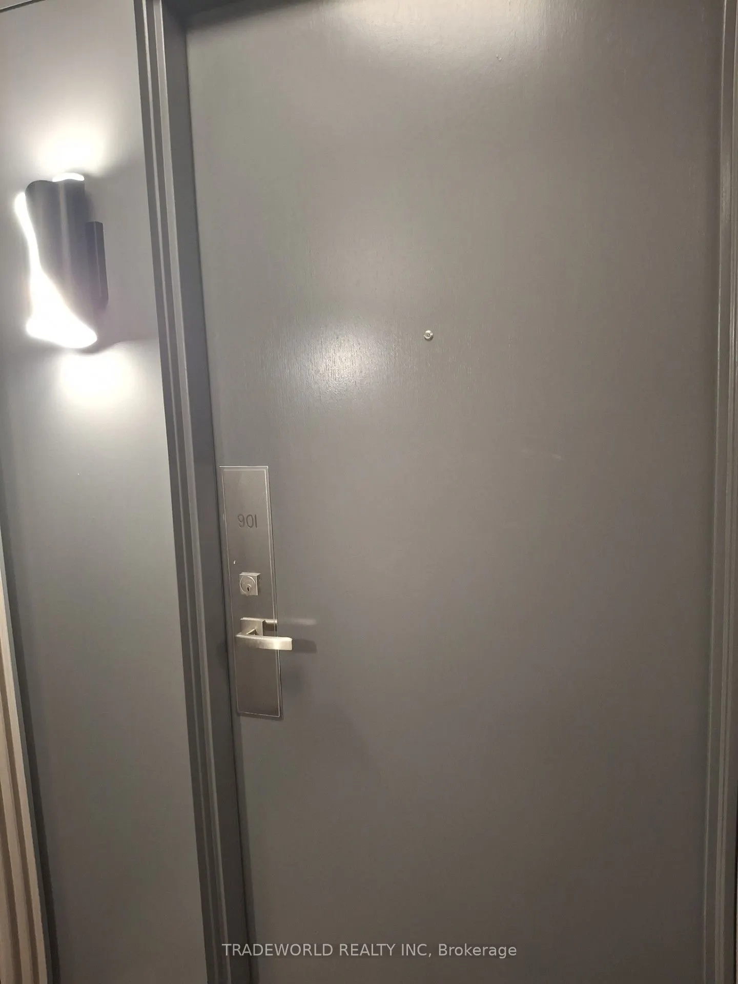 7171 Yonge Street, #901