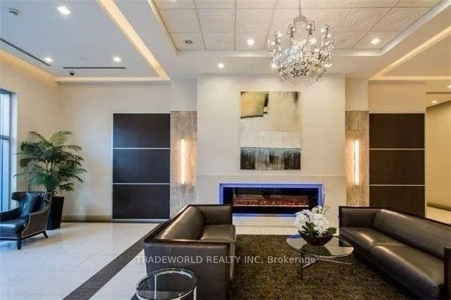 7171 Yonge Street, #901