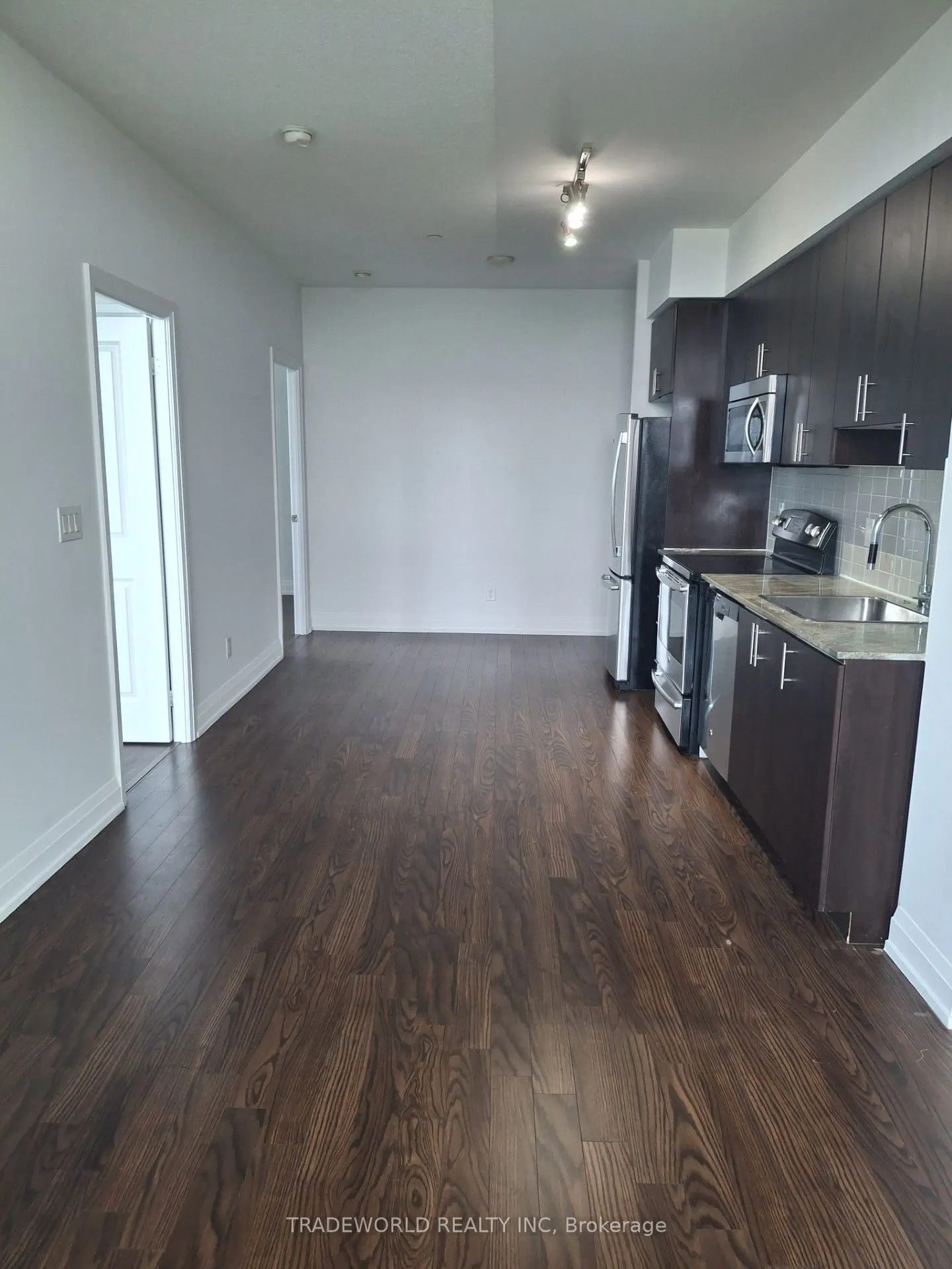 7171 Yonge Street, #901