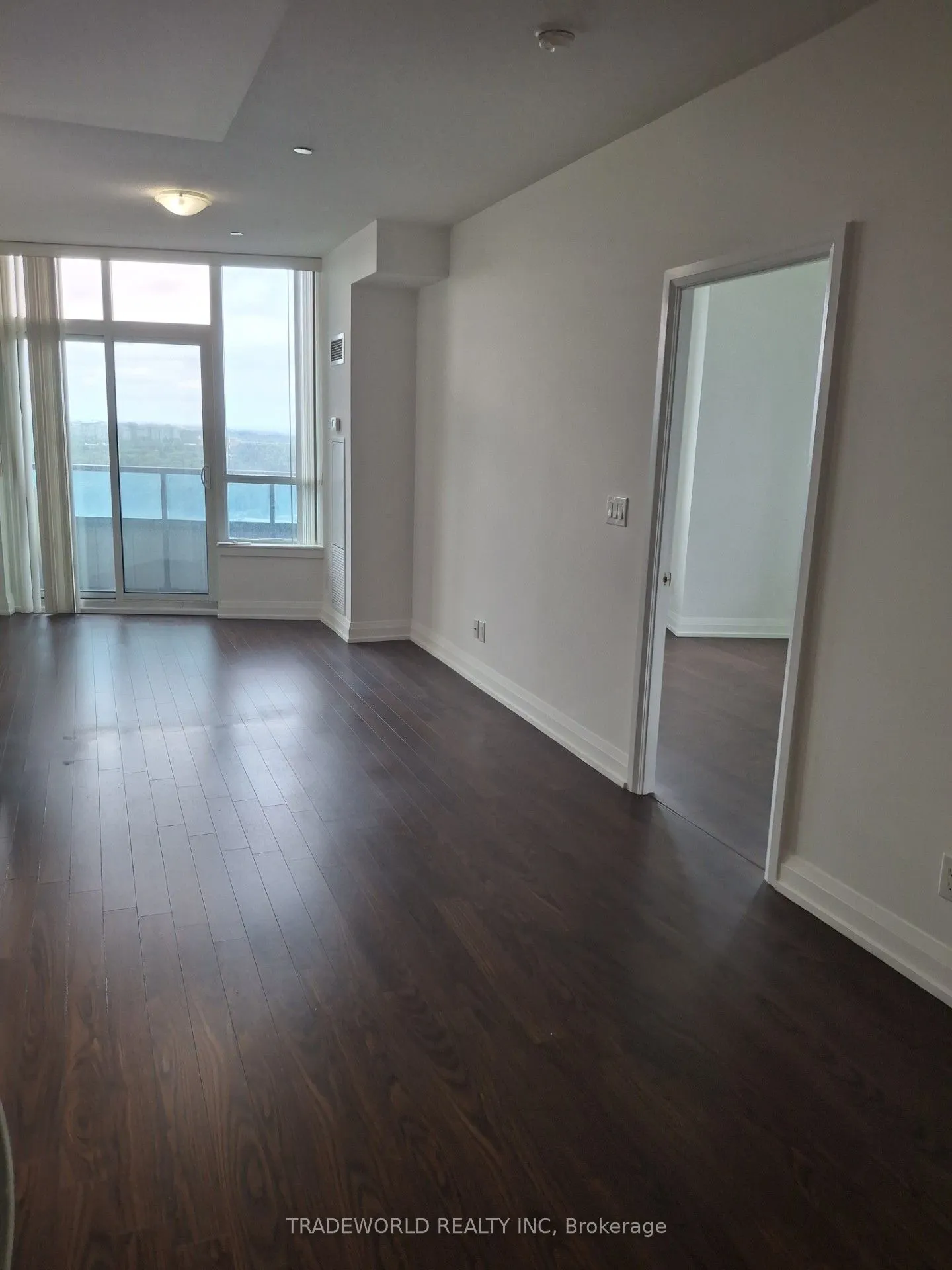 7171 Yonge Street, #901
