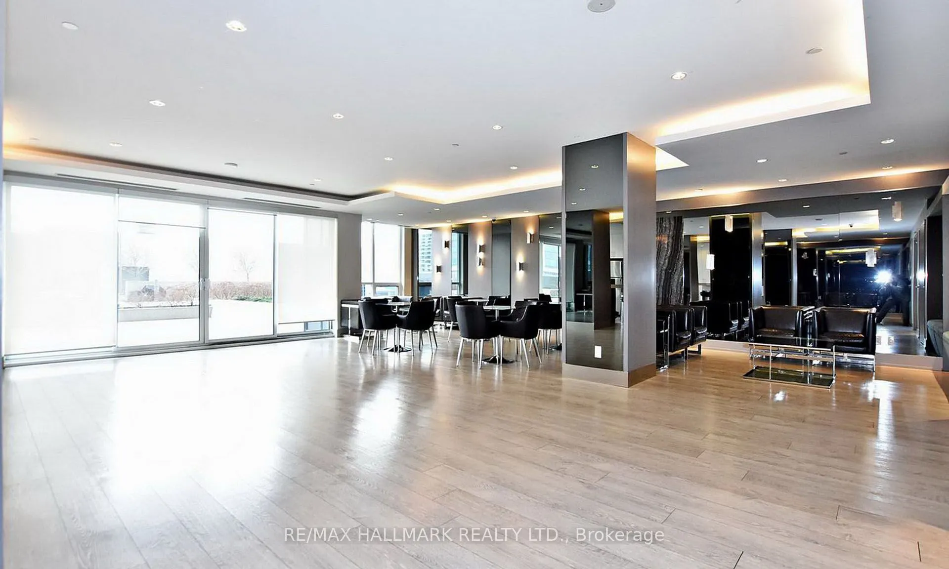 7171 Yonge Street, #2205