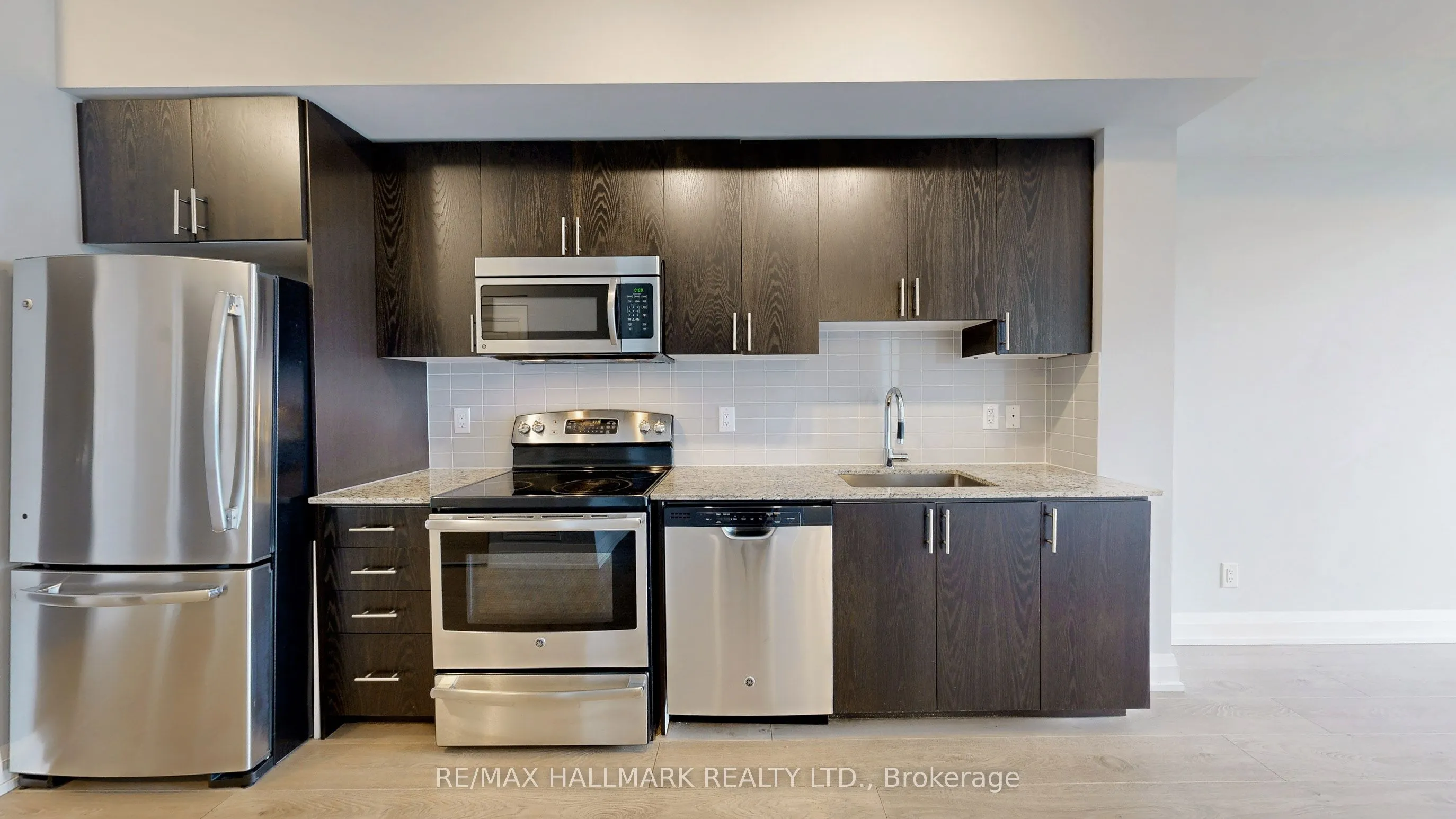 7171 Yonge Street, #2205