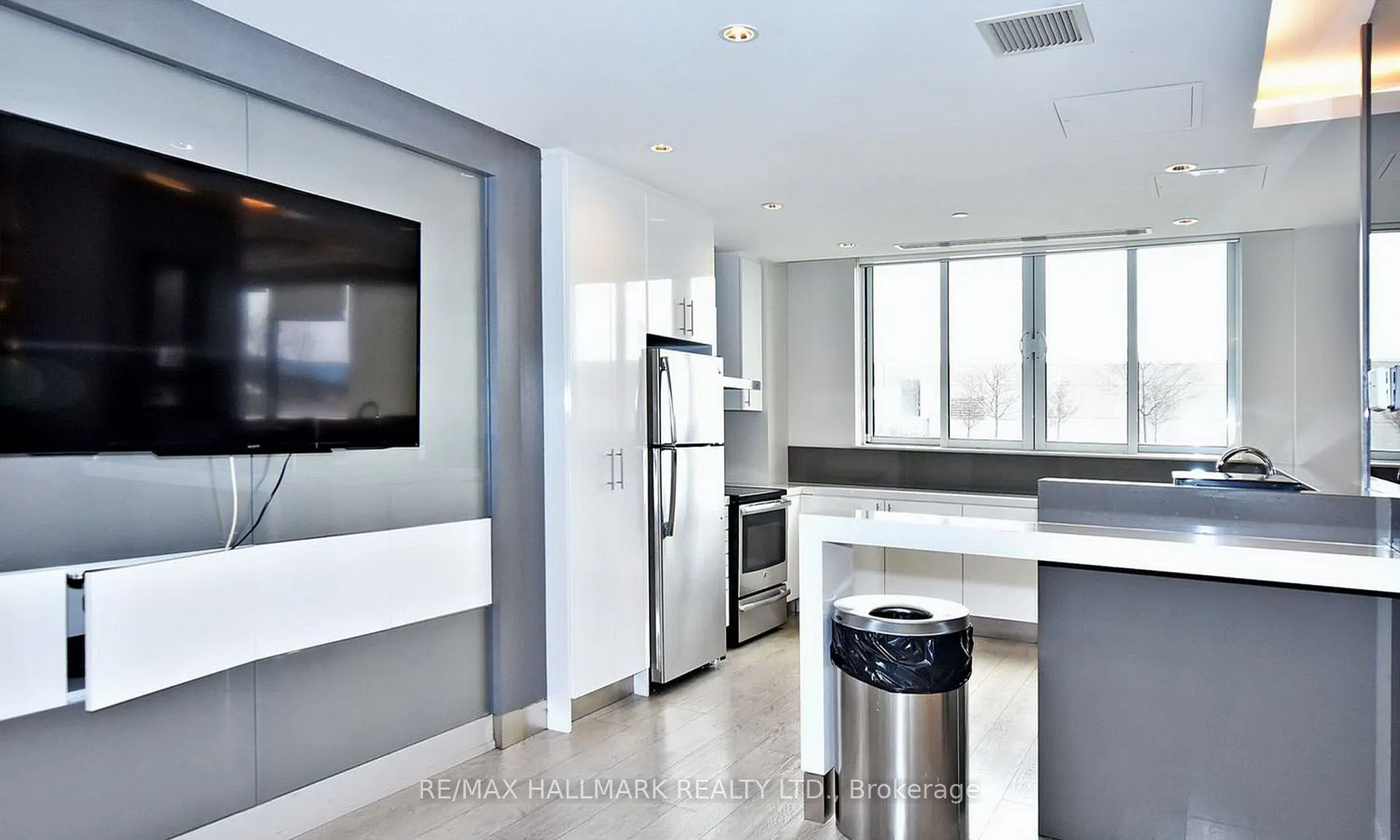 7171 Yonge Street, #2205