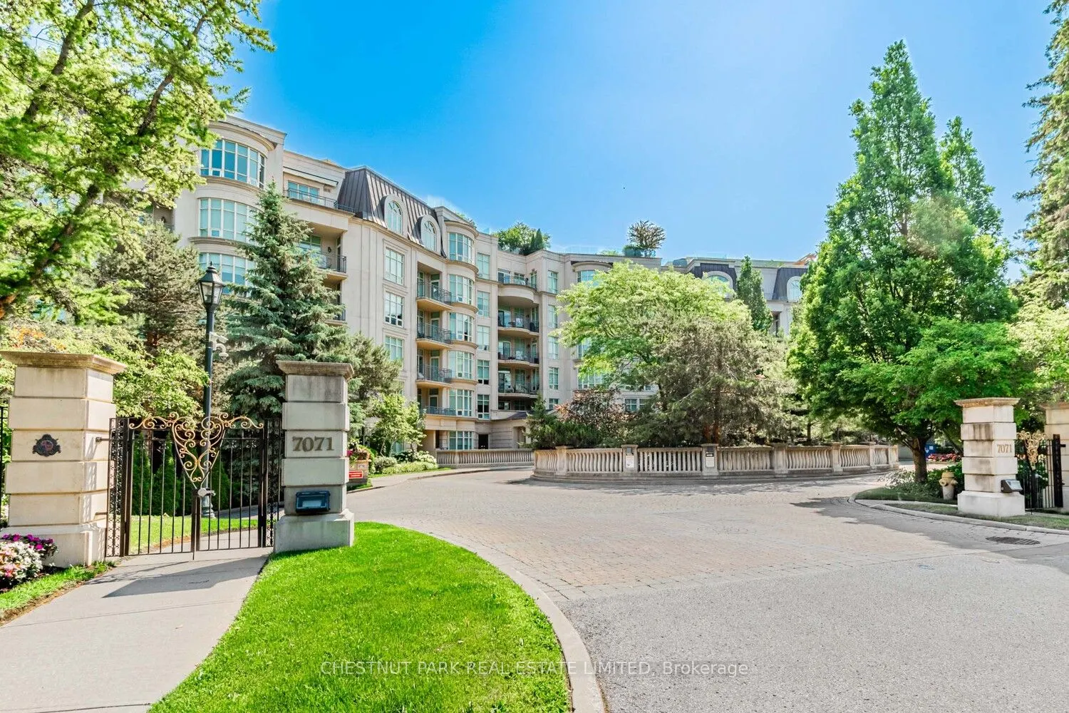 7071 Bayview Avenue, #212