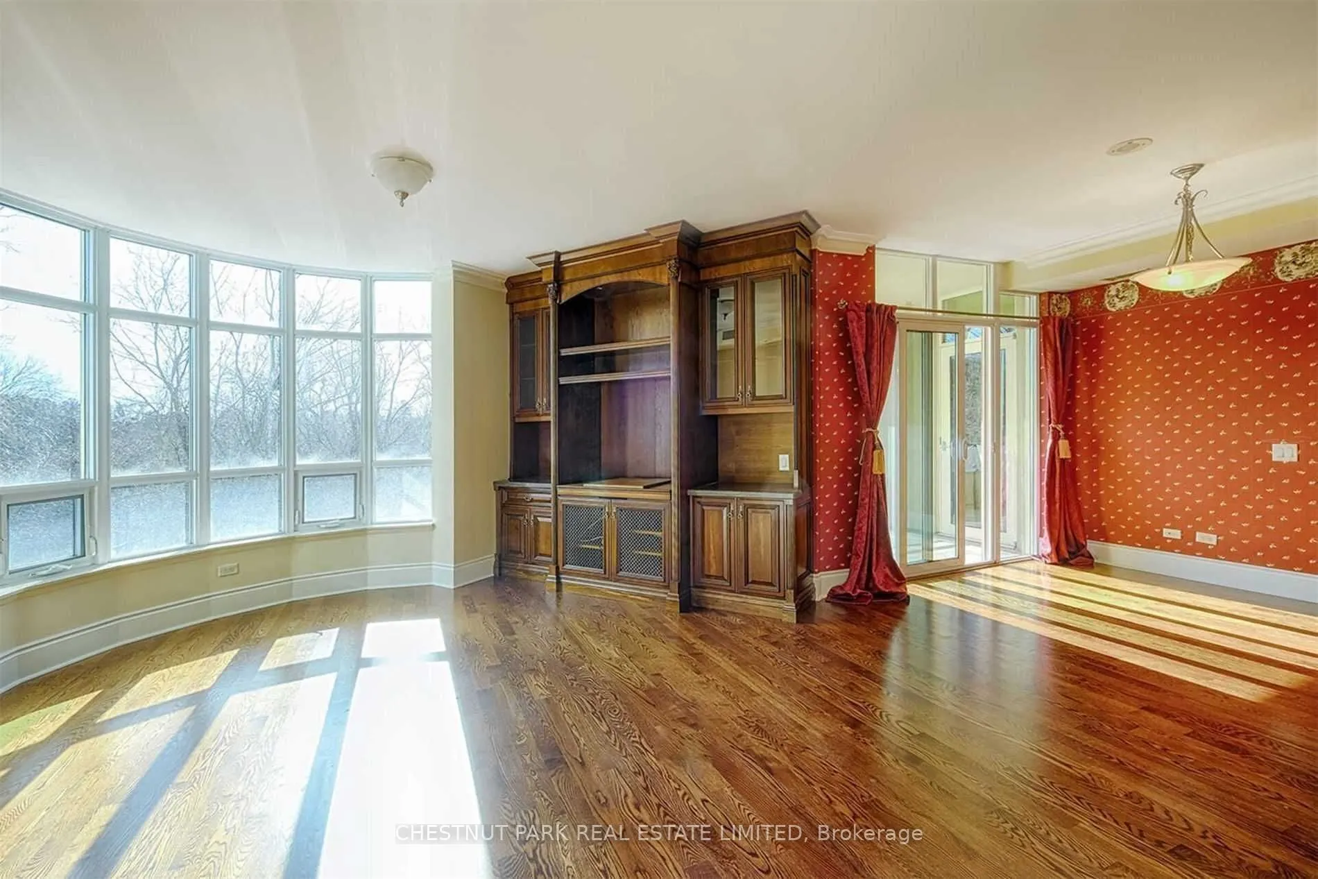 7071 Bayview Avenue, #212