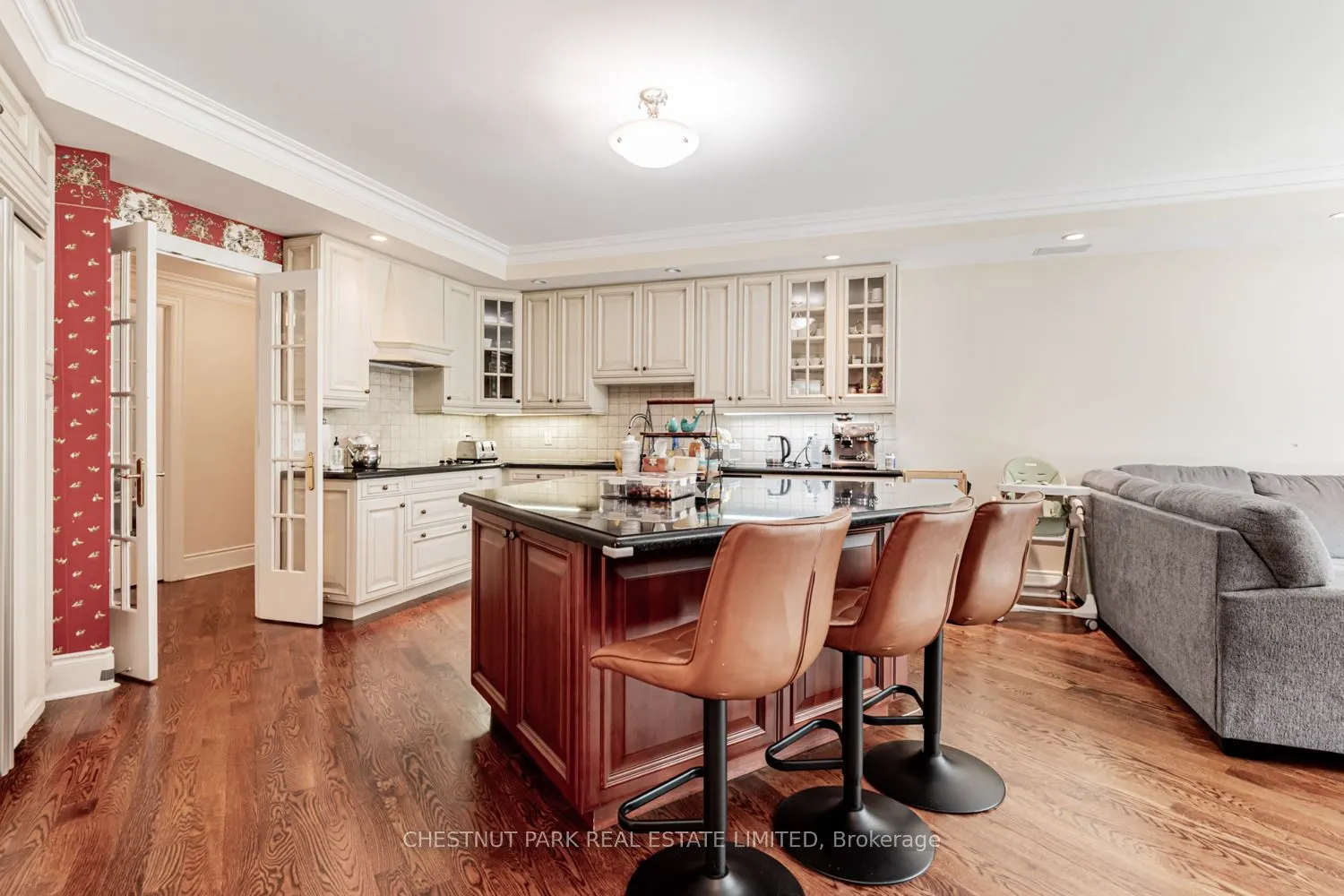 7071 Bayview Avenue, #212