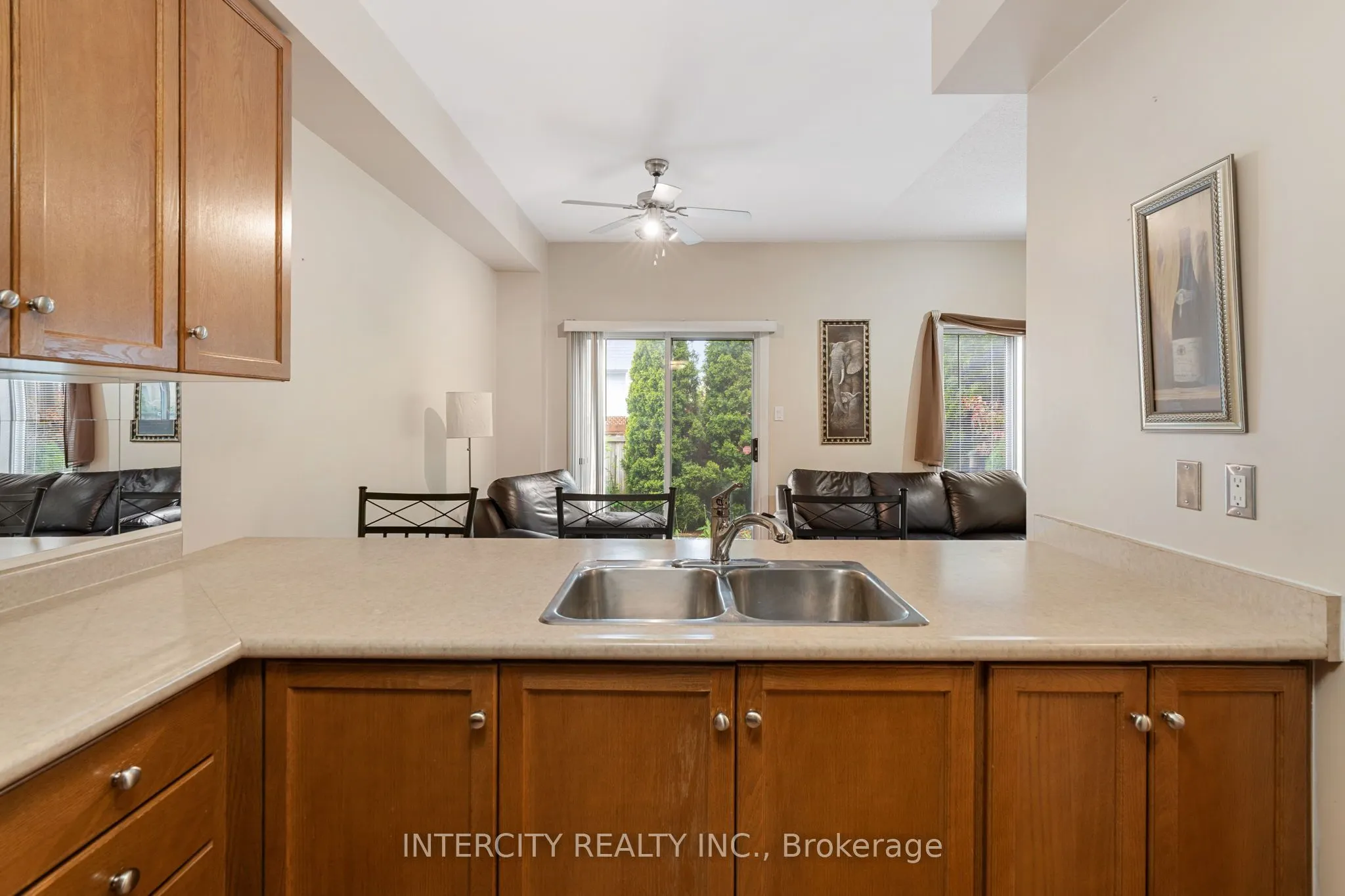 15 Pottery Place, #17