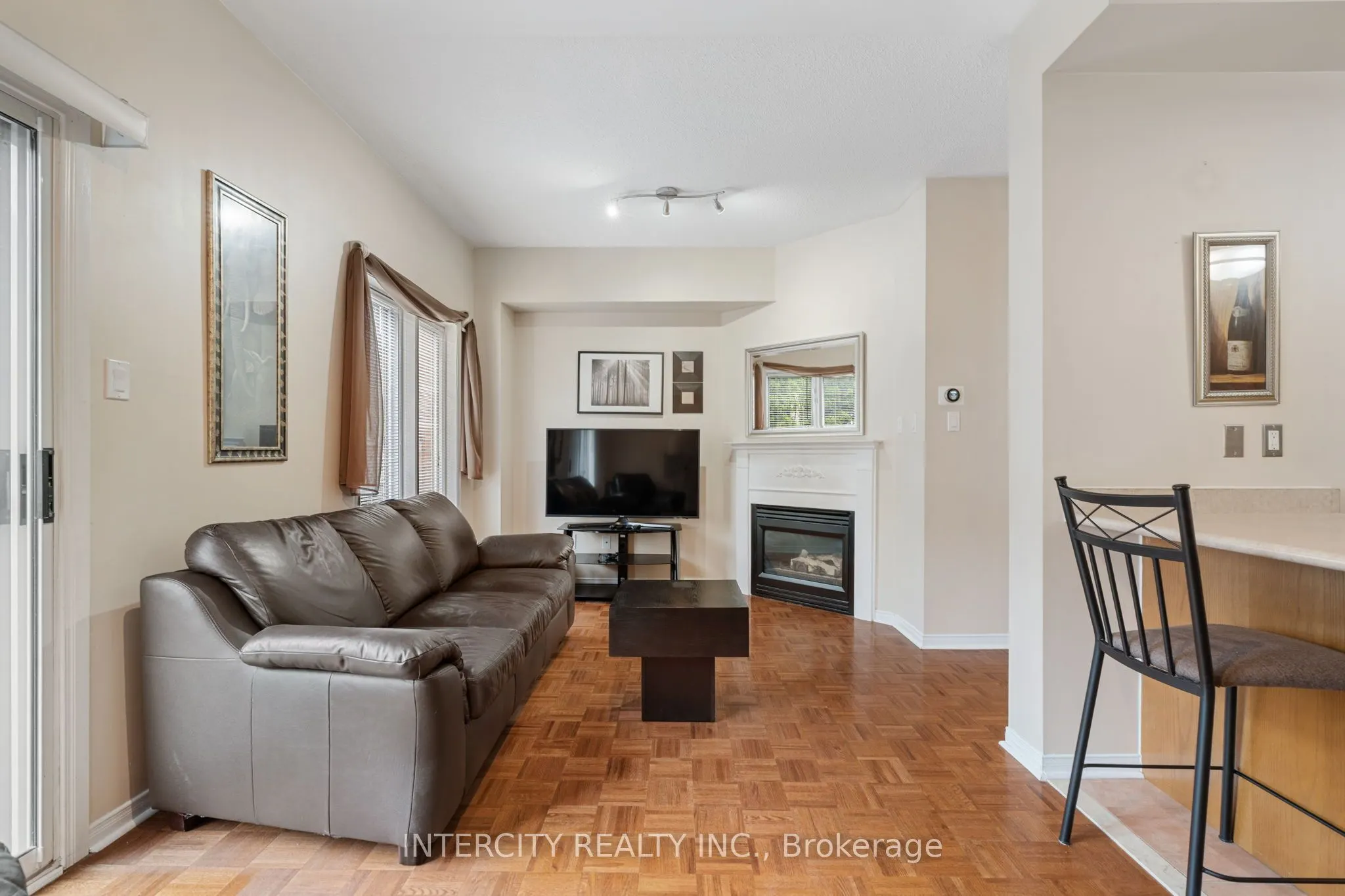 15 Pottery Place, #17