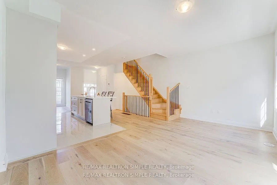 20 Maybank Lane
