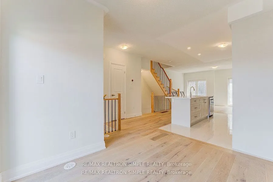 20 Maybank Lane