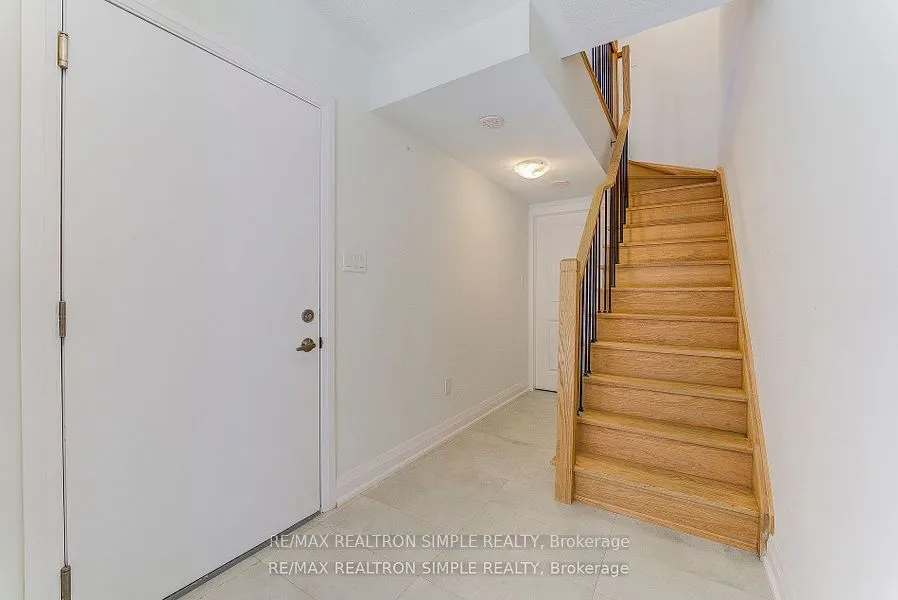 20 Maybank Lane