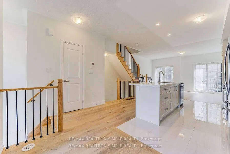 20 Maybank Lane